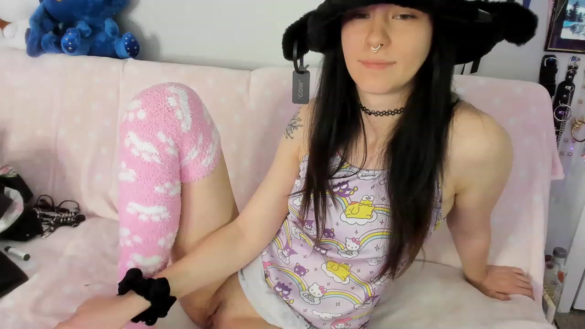 Gallery image thumbnail from Isabelle_Babe's myfreecams stream on, 03/06/2023, 19:31 image 8 of 20
