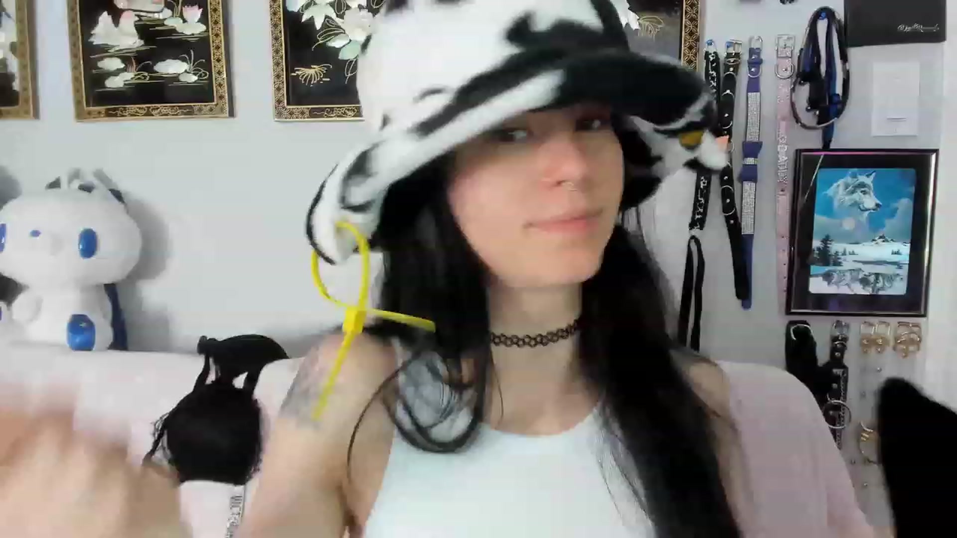 Gallery image thumbnail from Isabelle_Babe's myfreecams stream on, 04/17/2023, 18:39 image 19 of 20