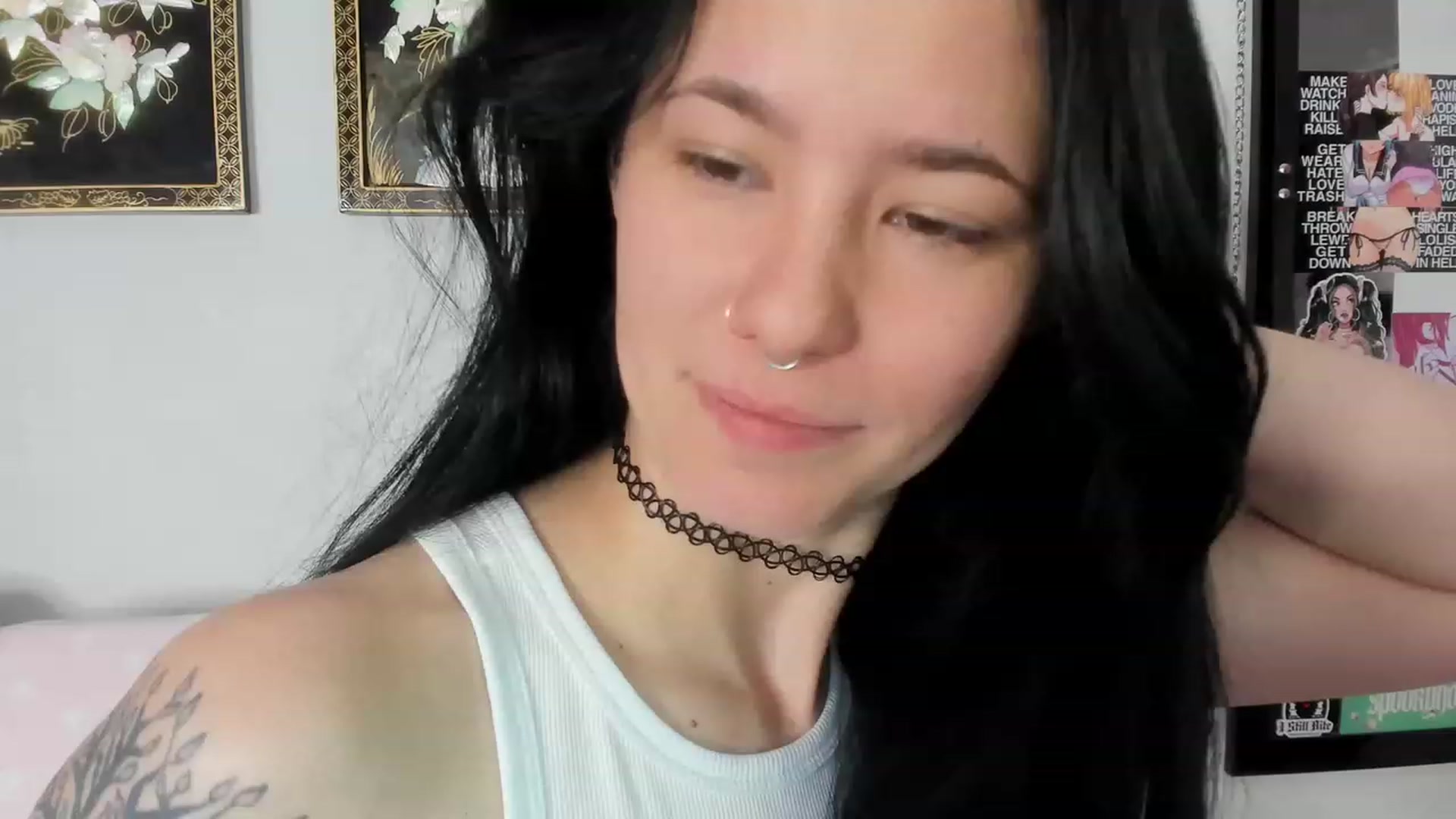 Gallery image thumbnail from Isabelle_Babe's myfreecams stream on, 04/17/2023, 18:39 image 9 of 20