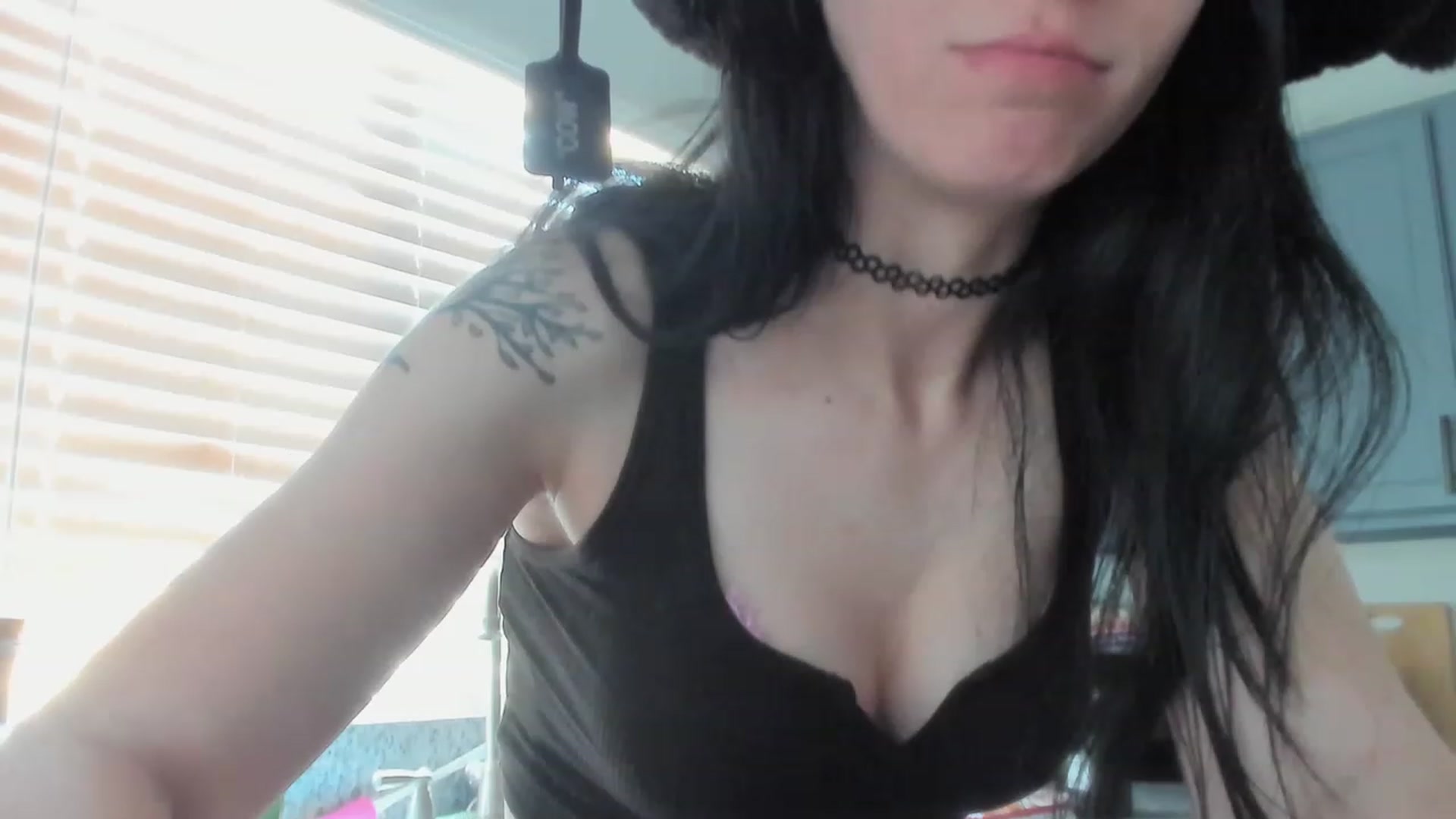 Gallery image thumbnail from Isabelle_Babe's myfreecams stream on, 04/18/2023, 18:59 image 13 of 20