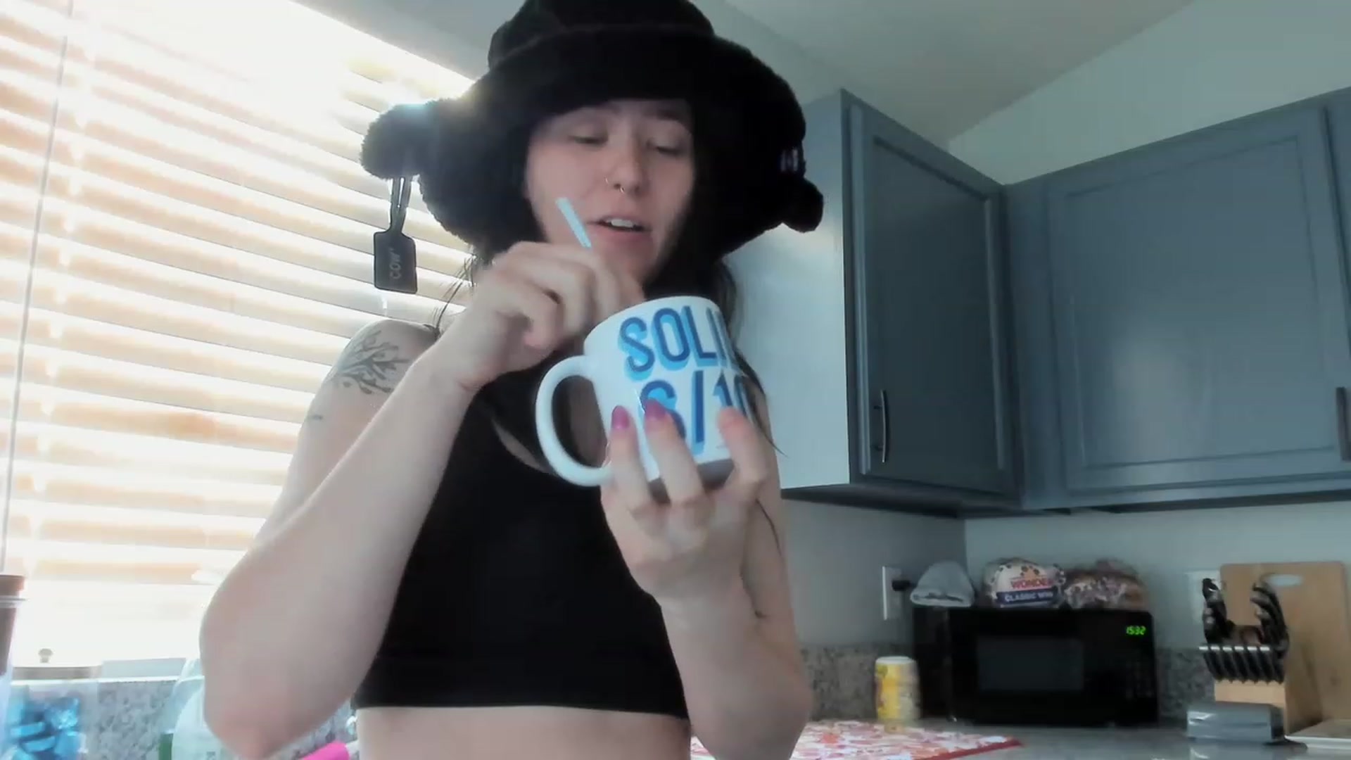 Gallery image thumbnail from Isabelle_Babe's myfreecams stream on, 04/18/2023, 18:59 image 17 of 20