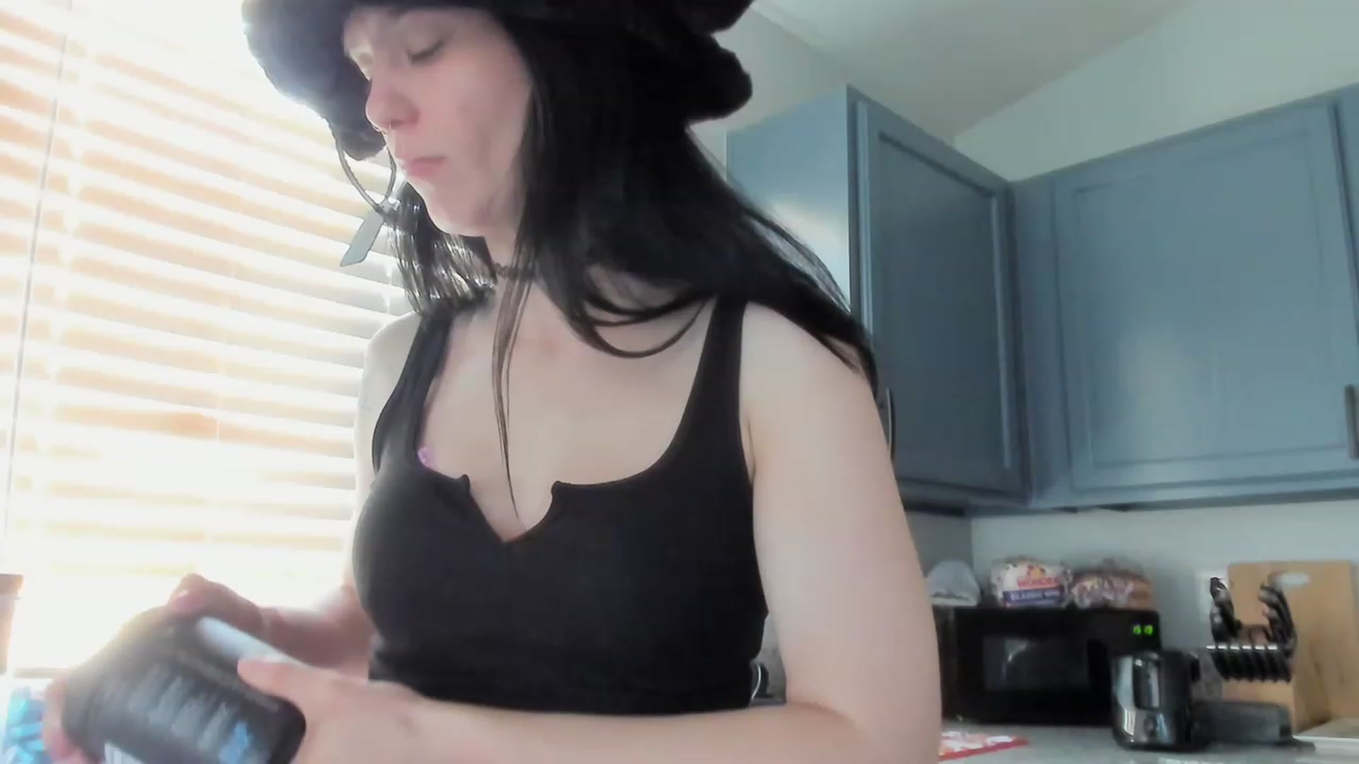 Gallery image thumbnail from Isabelle_Babe's myfreecams stream on, 04/18/2023, 18:59 image 14 of 20