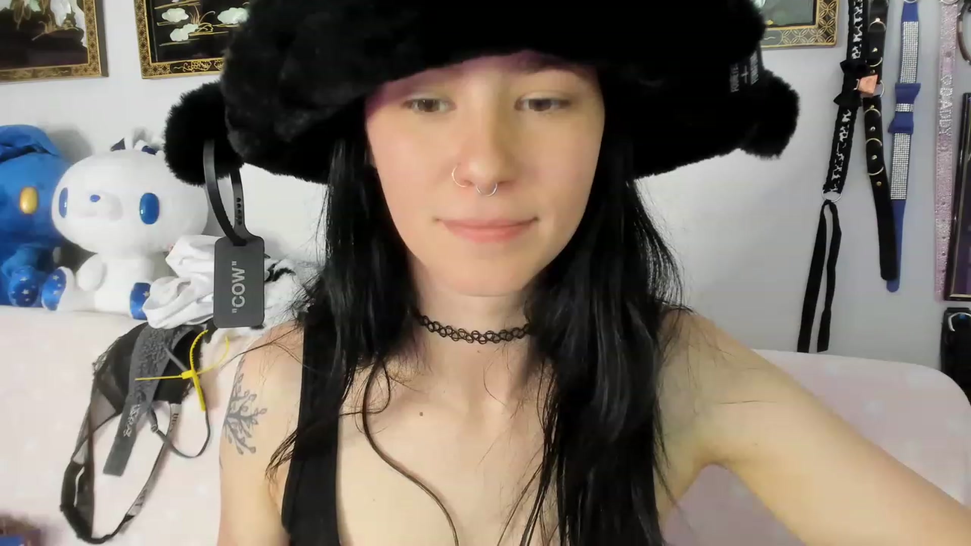 Gallery image thumbnail from Isabelle_Babe's myfreecams stream on, 04/18/2023, 20:02 image 2 of 20