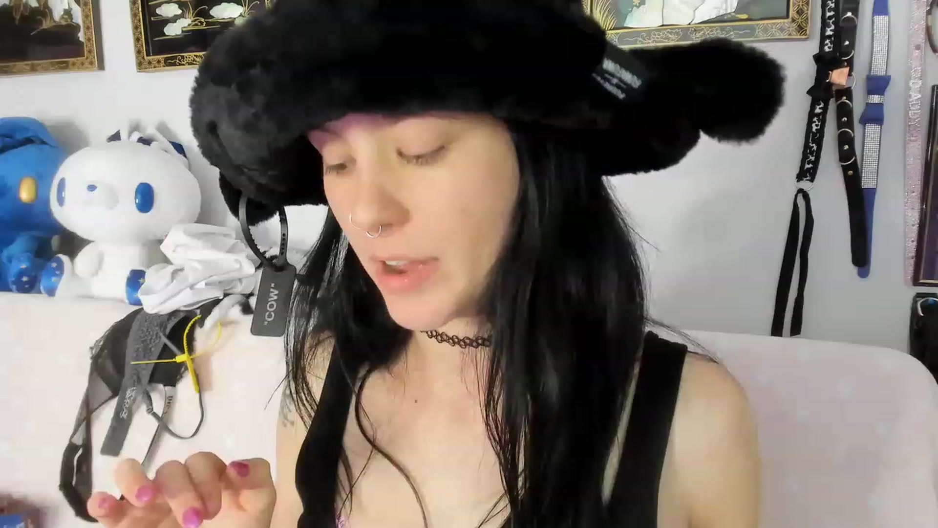 Gallery image thumbnail from Isabelle_Babe's myfreecams stream on, 04/18/2023, 20:02 image 3 of 20