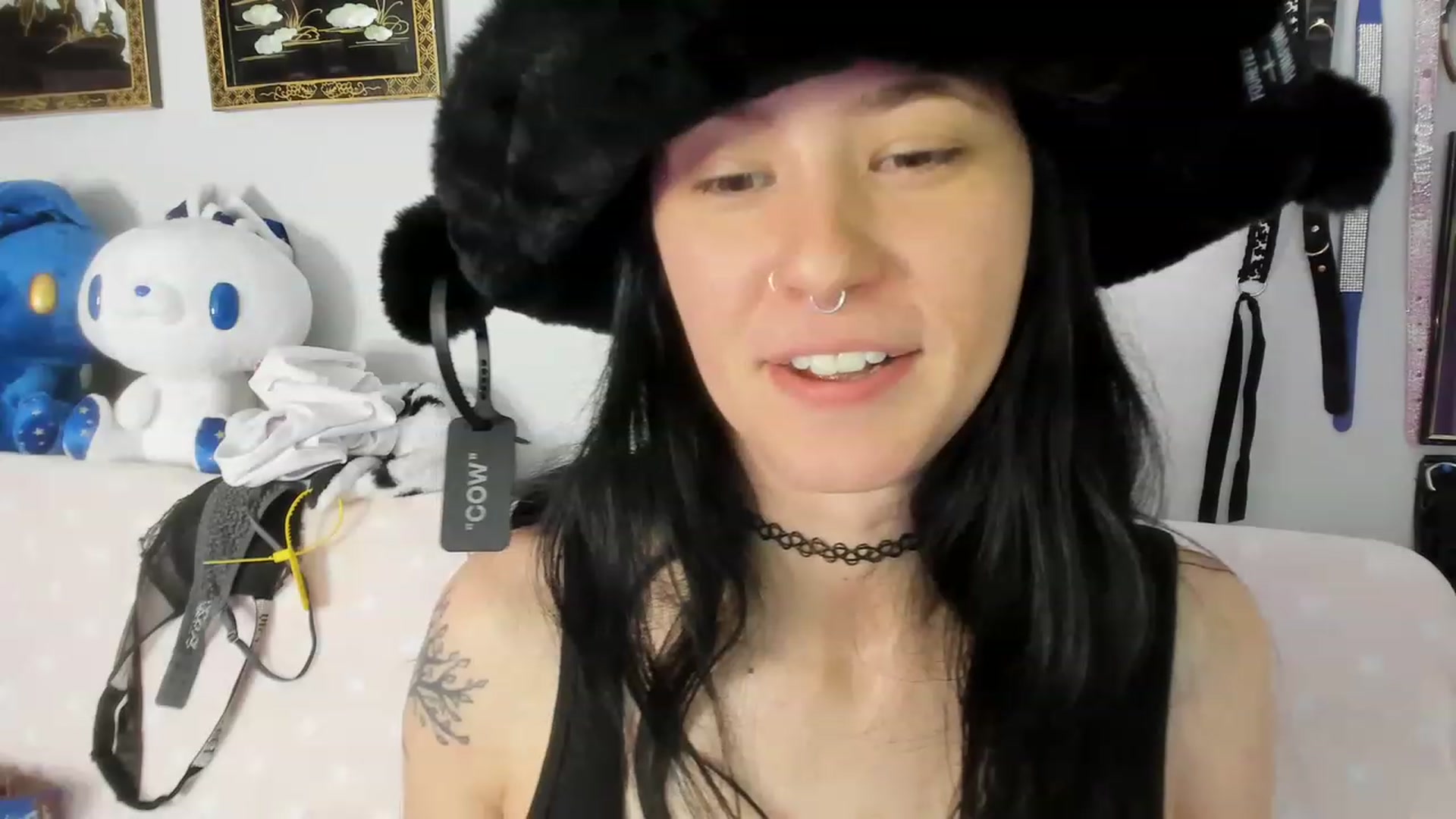 Gallery image thumbnail from Isabelle_Babe's myfreecams stream on, 04/18/2023, 20:02 image 4 of 20
