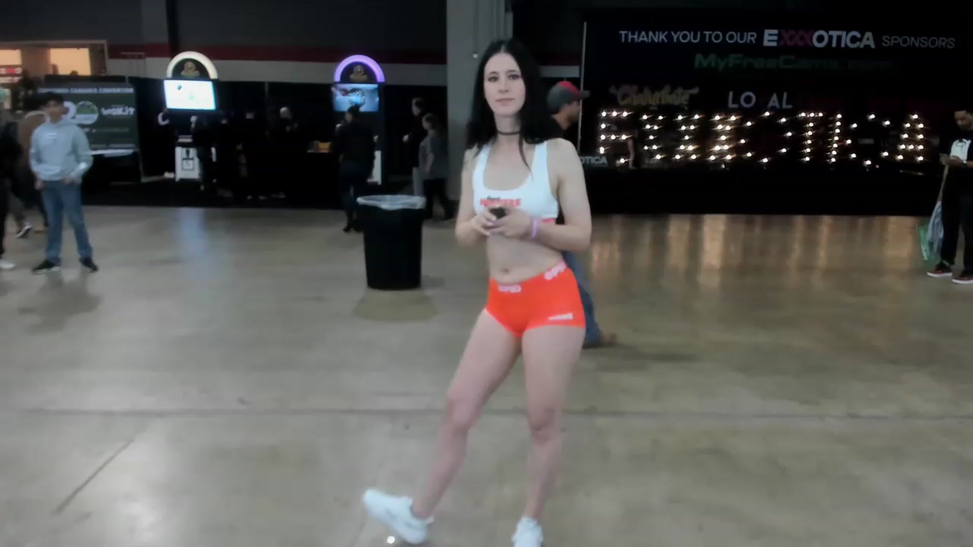 Gallery image thumbnail from Isabelle_Babe's myfreecams stream on, 04/23/2023, 20:36 image 16 of 20