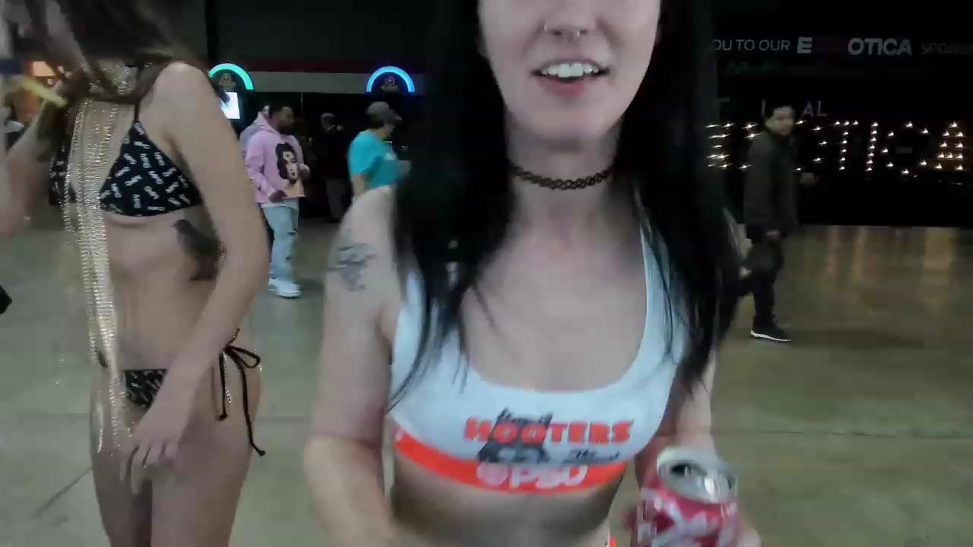 Gallery image thumbnail from Isabelle_Babe's myfreecams stream on, 04/23/2023, 22:40 image 14 of 20
