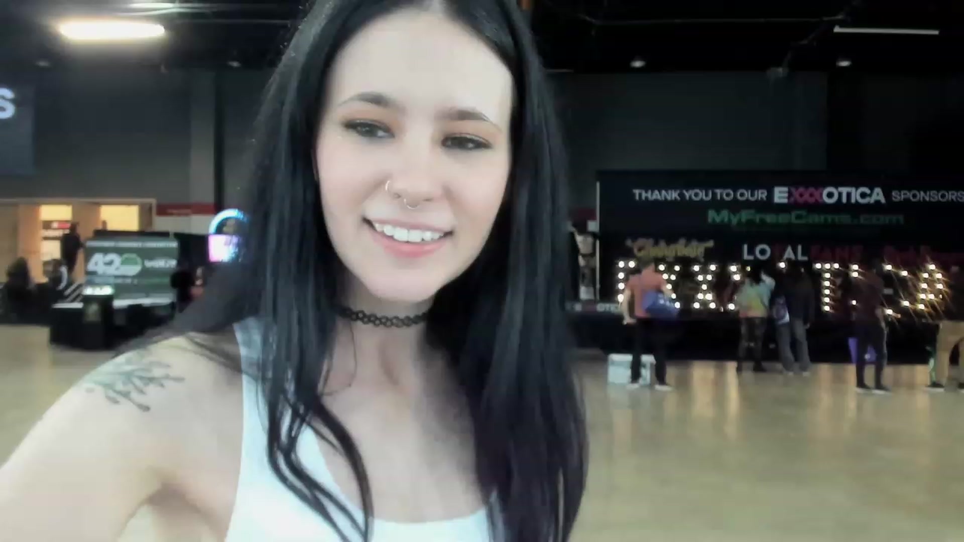 Gallery image thumbnail from Isabelle_Babe's myfreecams stream on, 04/23/2023, 22:40 image 1 of 20