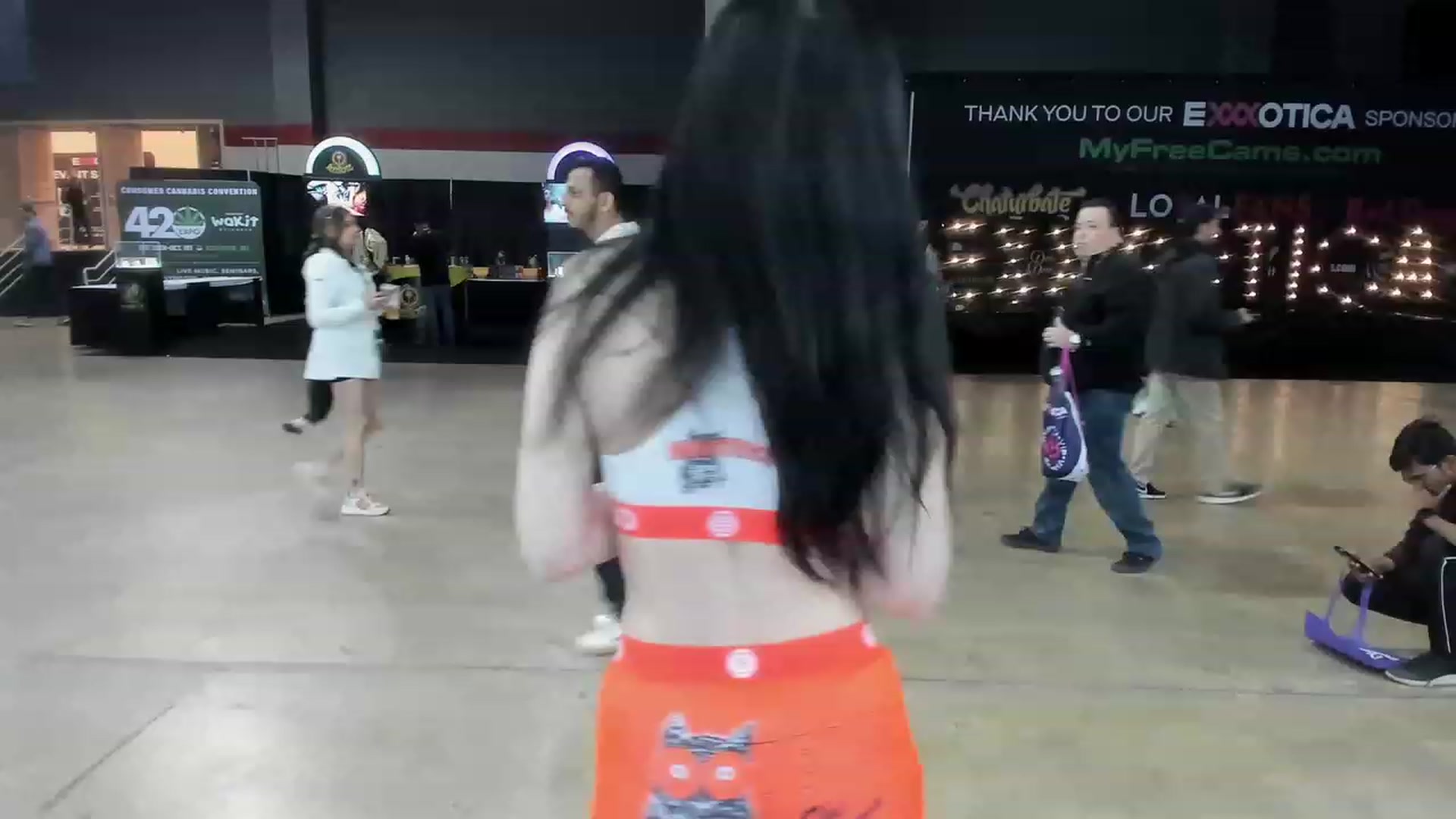 Gallery image thumbnail from Isabelle_Babe's myfreecams stream on, 04/23/2023, 22:40 image 11 of 20