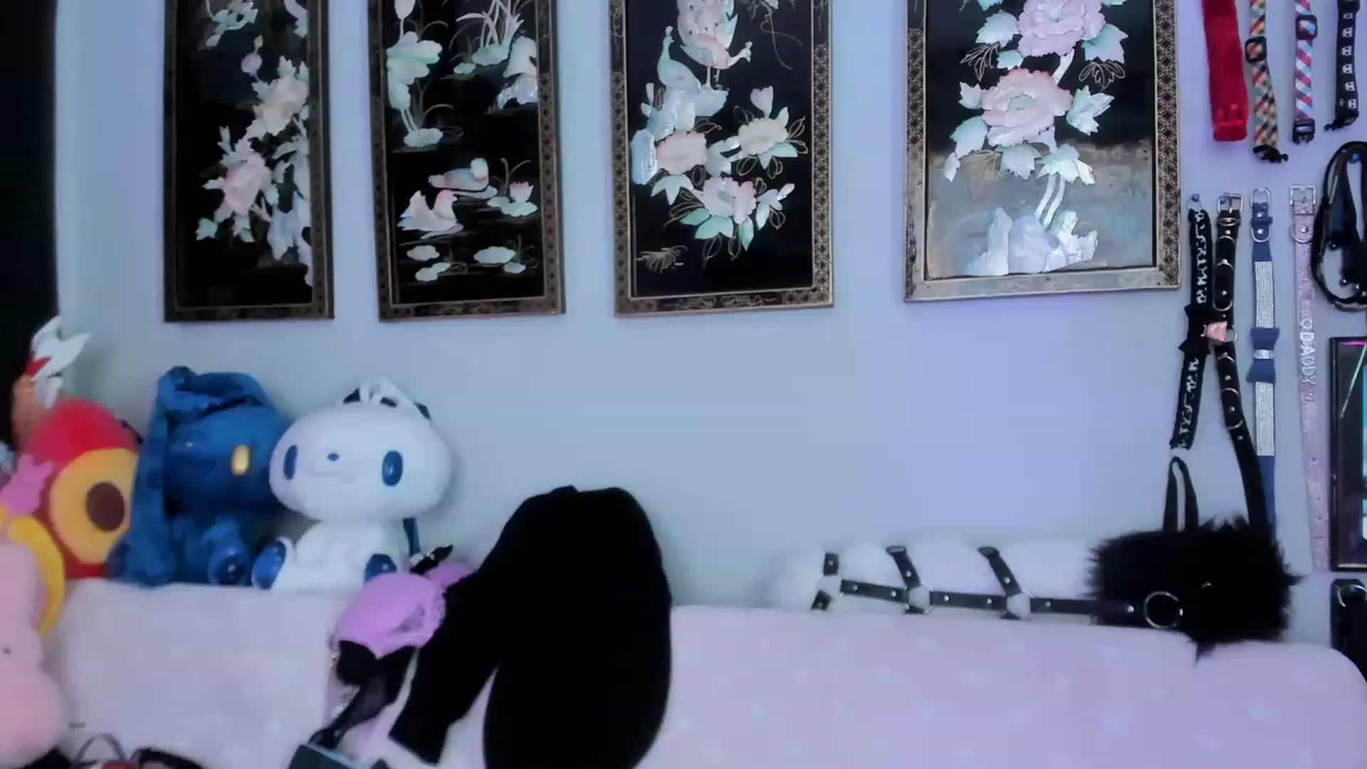 Gallery image thumbnail from Isabelle_Babe's myfreecams stream on, 04/29/2023, 19:30 image 18 of 20