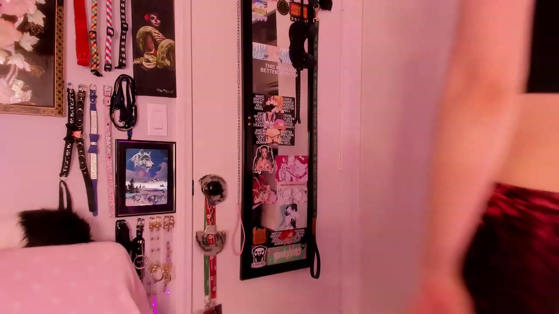 Gallery image thumbnail from Isabelle_Babe's myfreecams stream on, 05/01/2023, 18:45 image 1 of 20