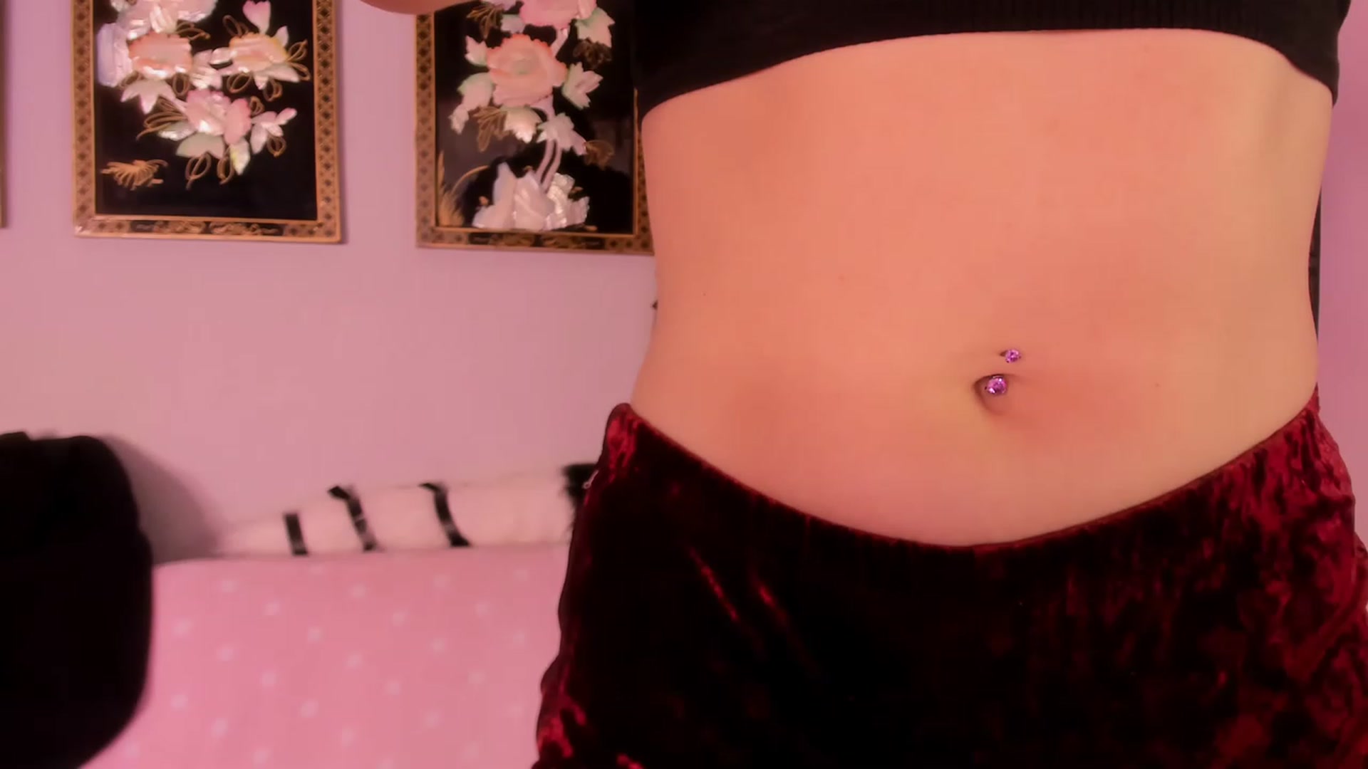 Gallery image thumbnail from Isabelle_Babe's myfreecams stream on, 05/01/2023, 18:45 image 4 of 20