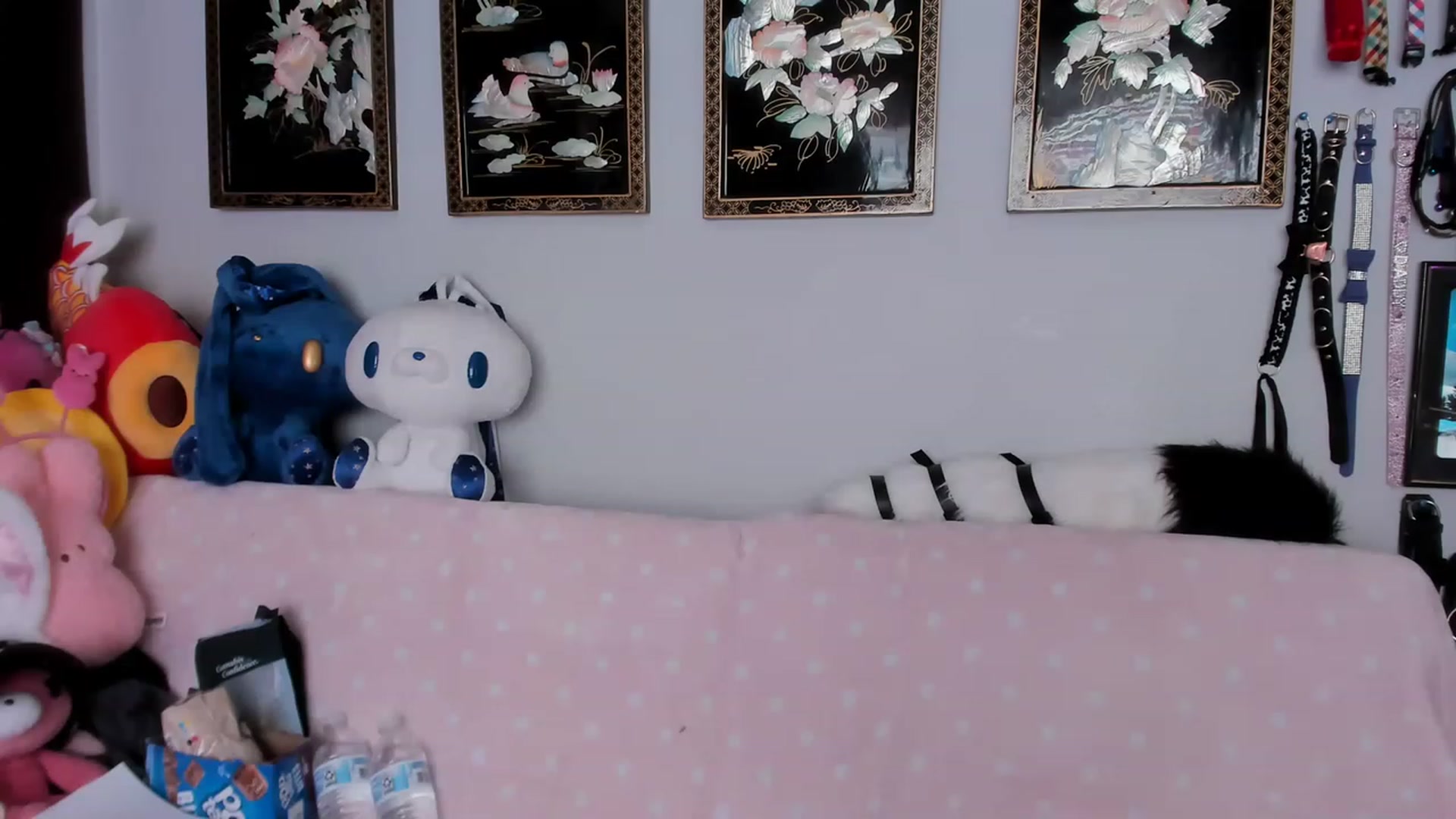 Gallery image thumbnail from Isabelle_Babe's myfreecams stream on, 05/01/2023, 23:24 image 1 of 20