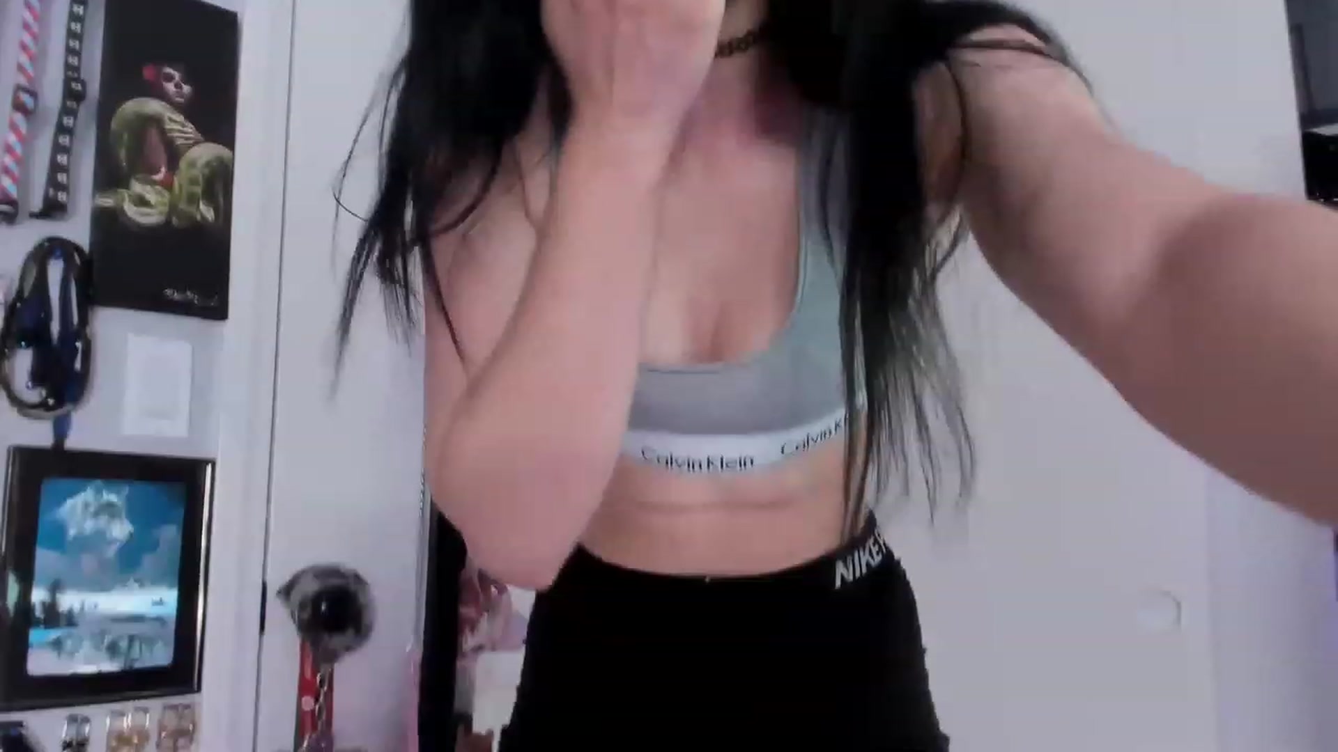 Gallery image thumbnail from Isabelle_Babe's myfreecams stream on, 05/06/2023, 19:00 image 2 of 20