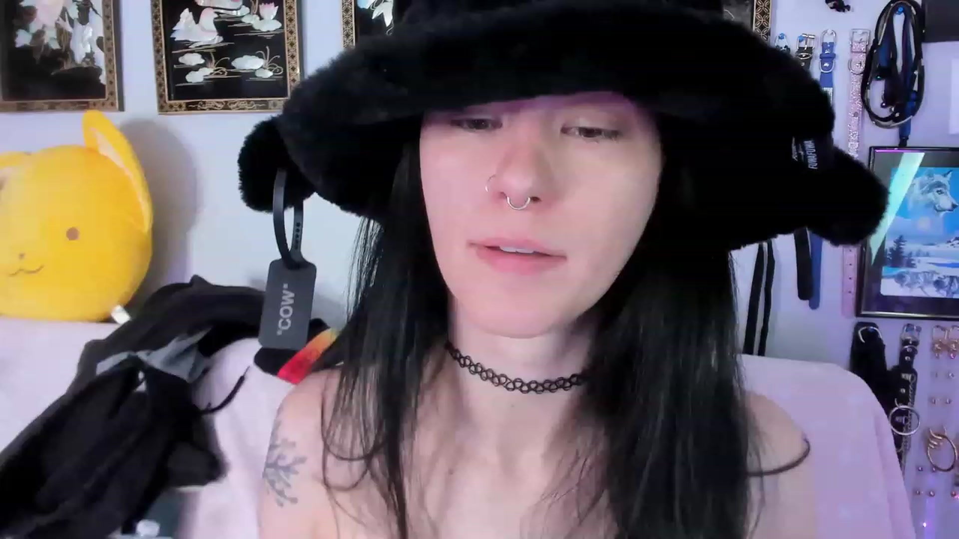 Gallery image thumbnail from Isabelle_Babe's myfreecams stream on, 05/08/2023, 19:48 image 3 of 20