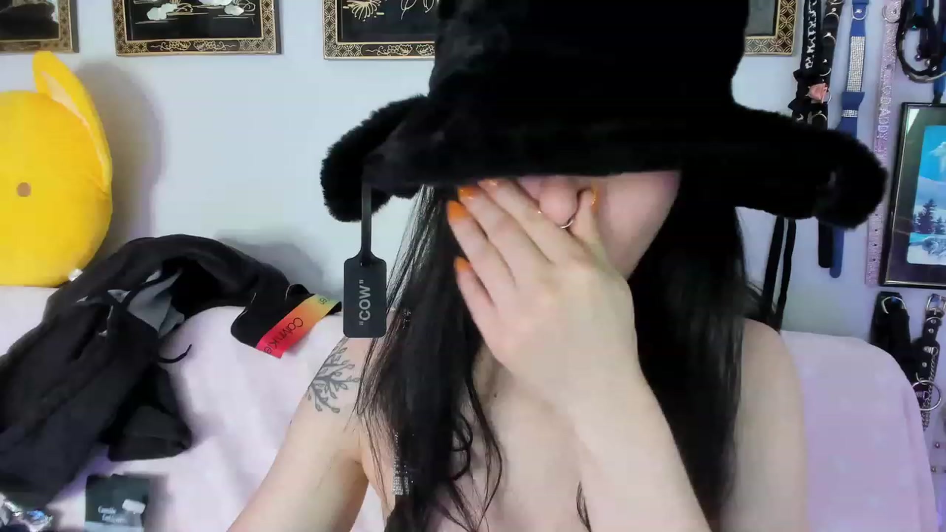 Gallery image thumbnail from Isabelle_Babe's myfreecams stream on, 05/08/2023, 19:48 image 1 of 20