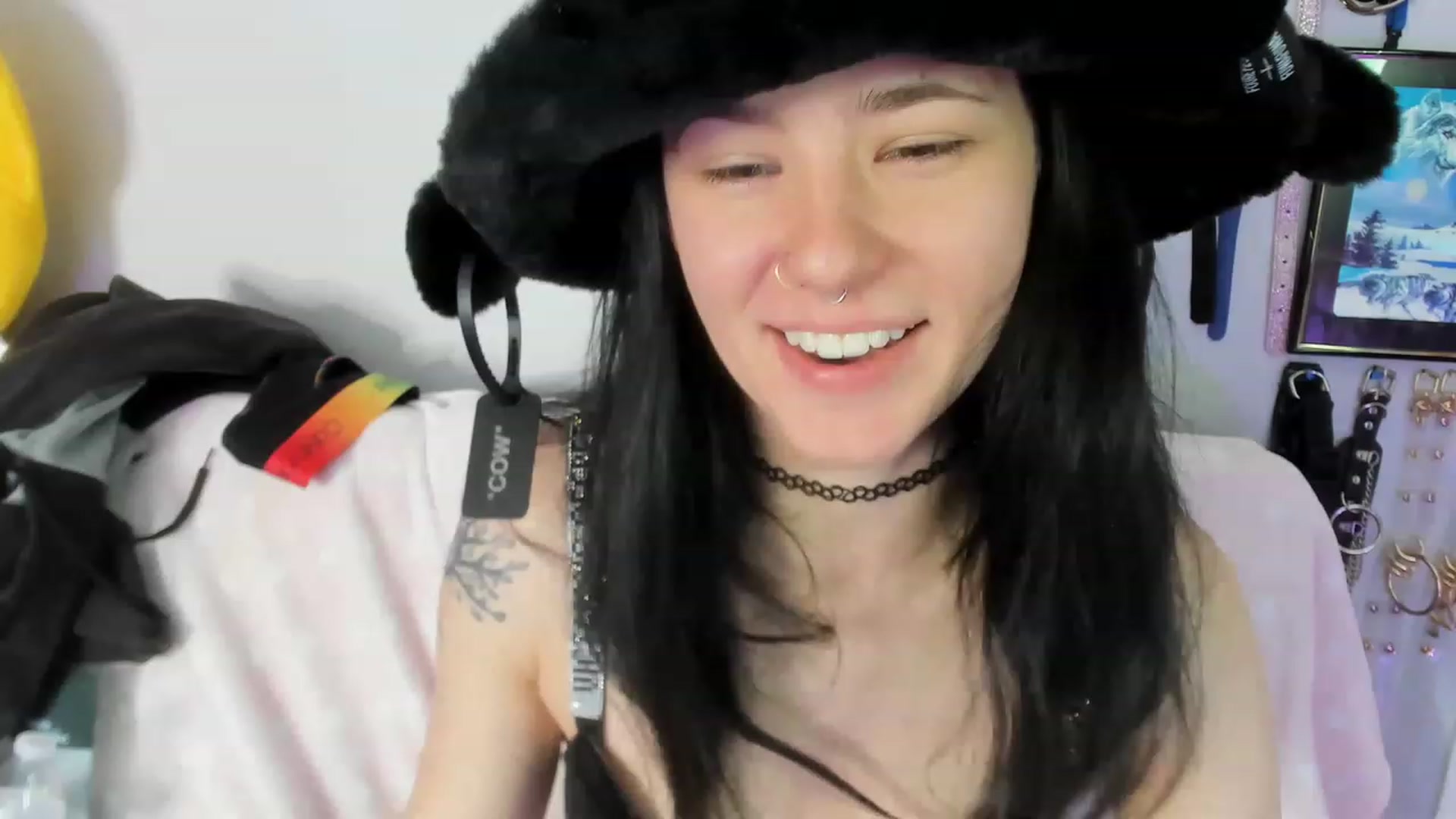 Gallery image thumbnail from Isabelle_Babe's myfreecams stream on, 05/08/2023, 19:48 image 9 of 20