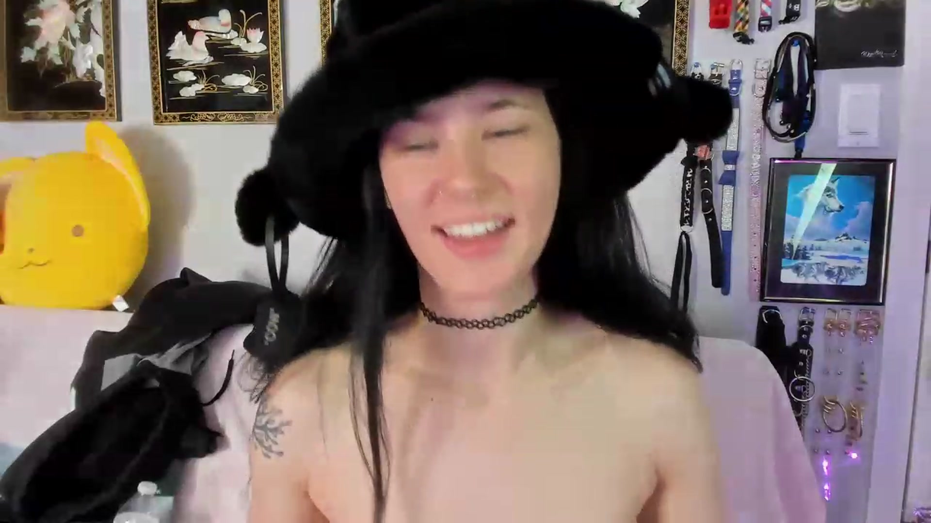 Gallery image thumbnail from Isabelle_Babe's myfreecams stream on, 05/08/2023, 19:48 image 15 of 20