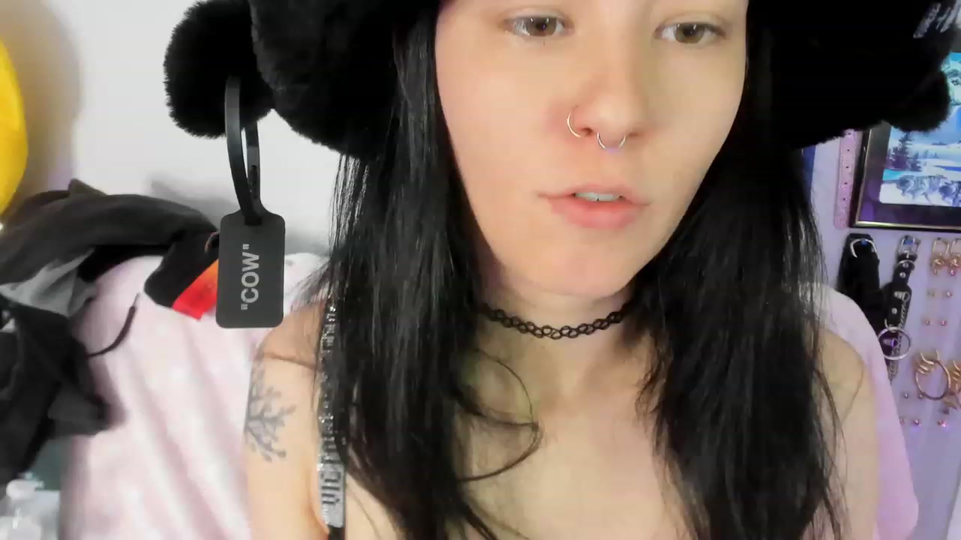 Gallery image thumbnail from Isabelle_Babe's myfreecams stream on, 05/08/2023, 19:48 image 10 of 20