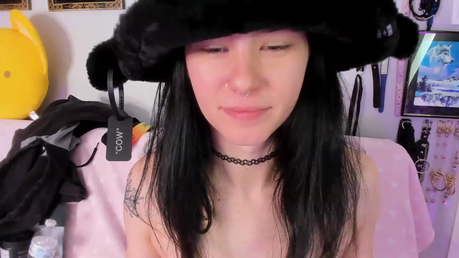 Gallery image thumbnail from Isabelle_Babe's myfreecams stream on, 05/08/2023, 19:48 image 6 of 20