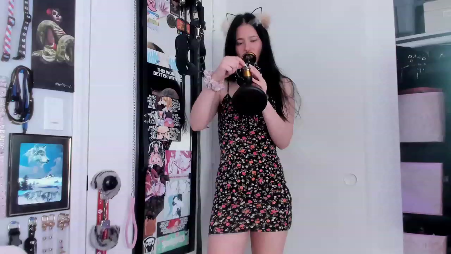 Gallery image thumbnail from Isabelle_Babe's myfreecams stream on, 05/17/2023, 01:20 image 1 of 20