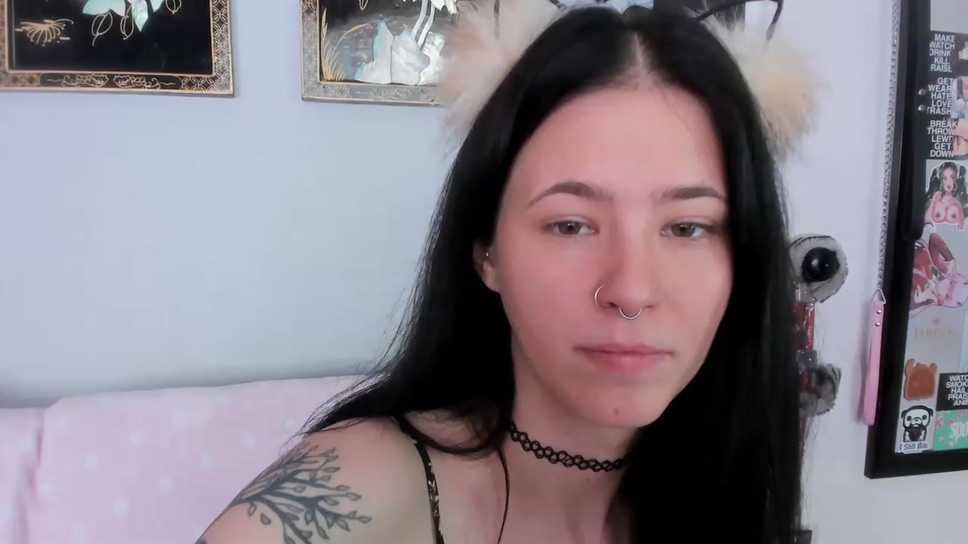 Gallery image thumbnail from Isabelle_Babe's myfreecams stream on, 05/17/2023, 01:20 image 3 of 20