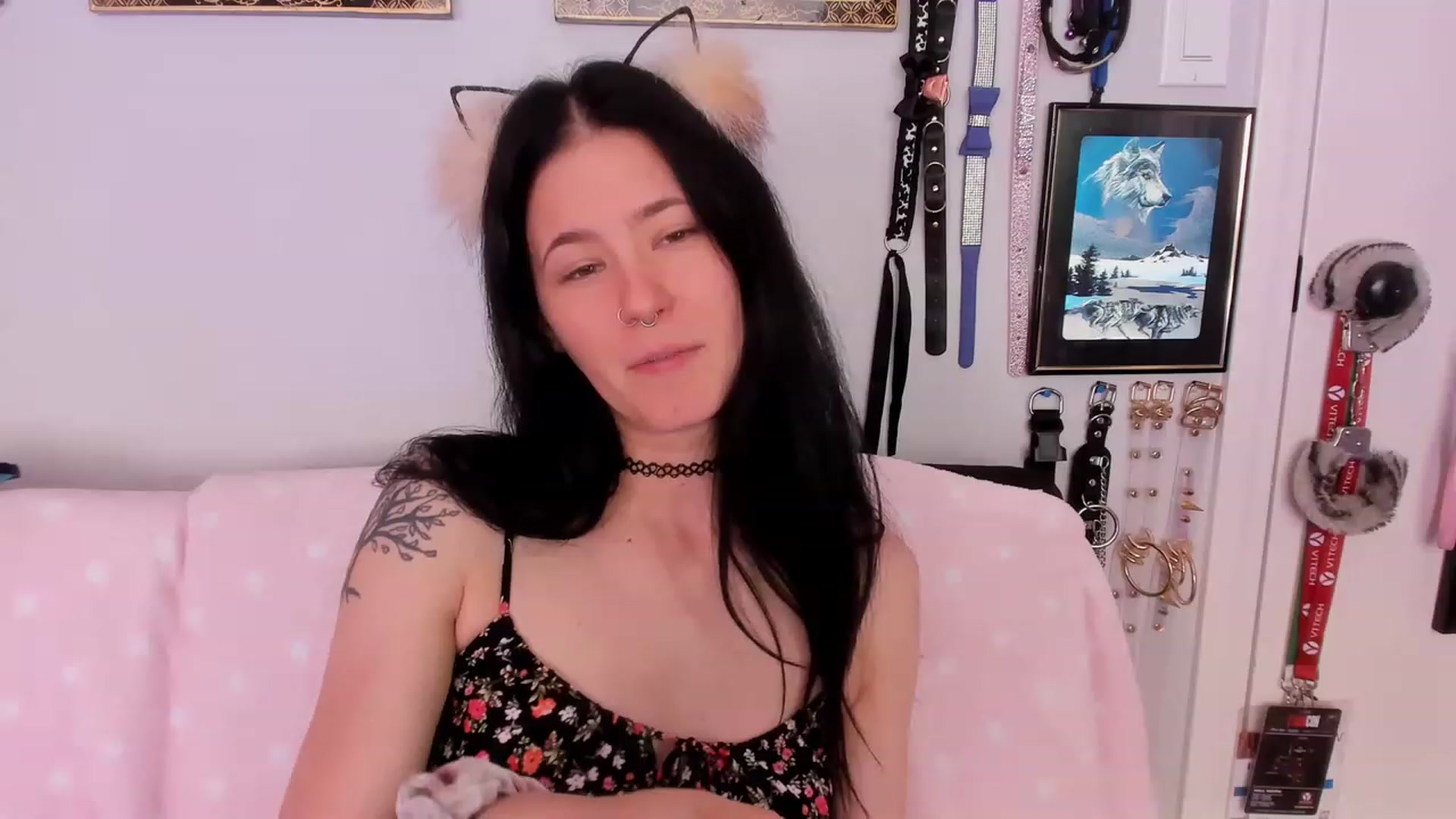 Gallery image thumbnail from Isabelle_Babe's myfreecams stream on, 05/17/2023, 01:20 image 6 of 20