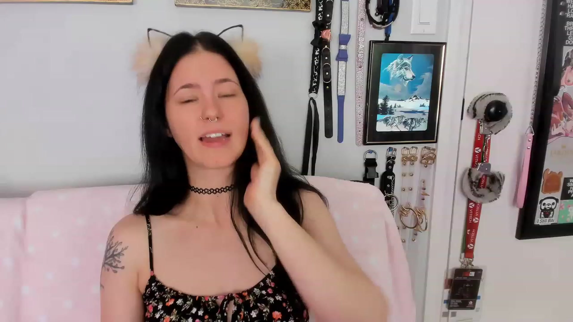 Gallery image thumbnail from Isabelle_Babe's myfreecams stream on, 05/17/2023, 01:20 image 5 of 20