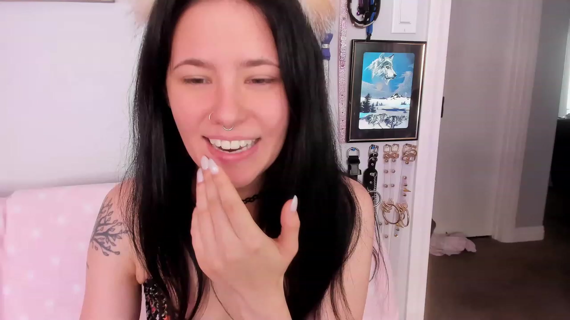 Gallery image thumbnail from Isabelle_Babe's myfreecams stream on, 05/17/2023, 01:20 image 7 of 20