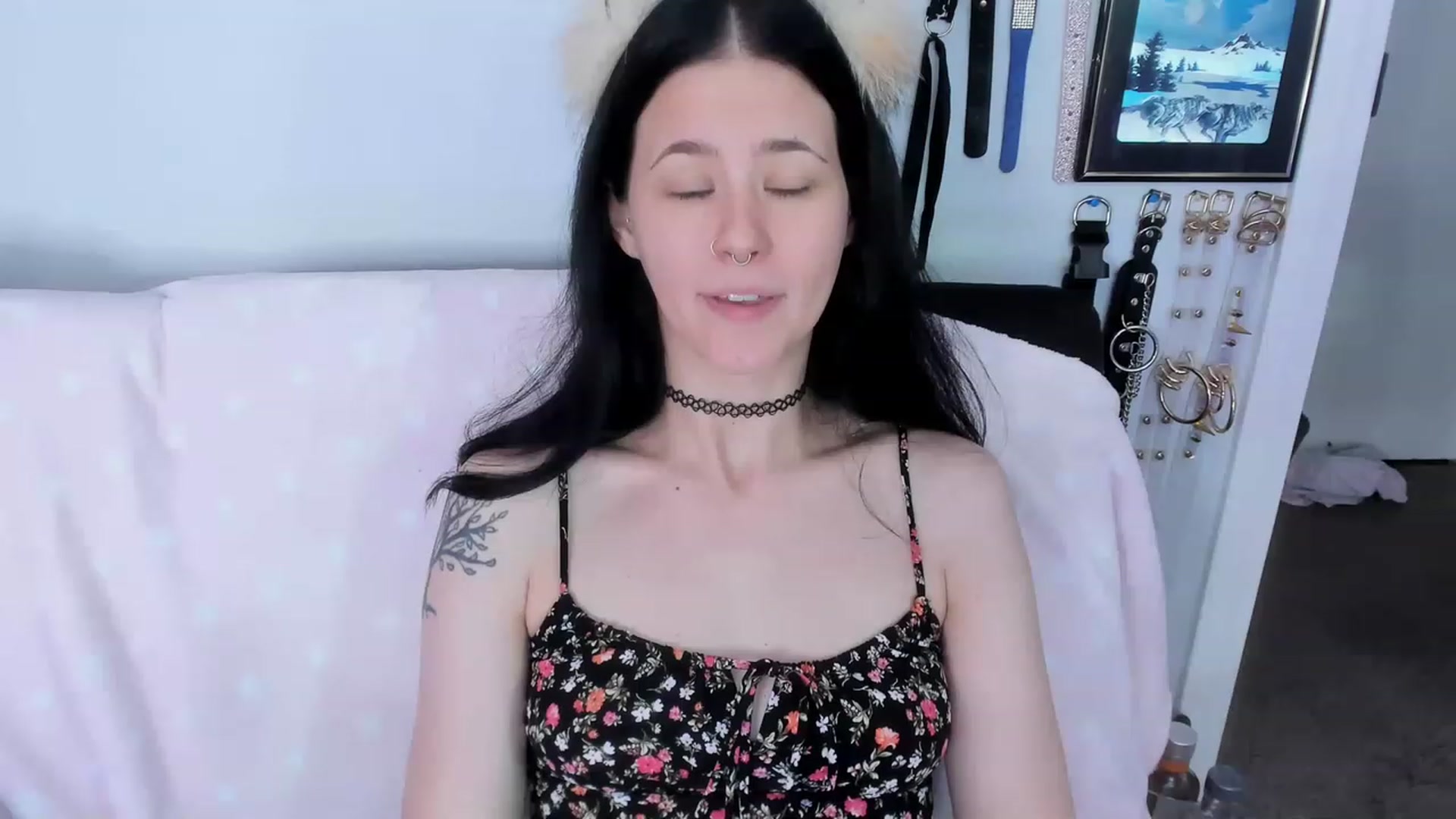 Gallery image thumbnail from Isabelle_Babe's myfreecams stream on, 05/17/2023, 01:20 image 16 of 20
