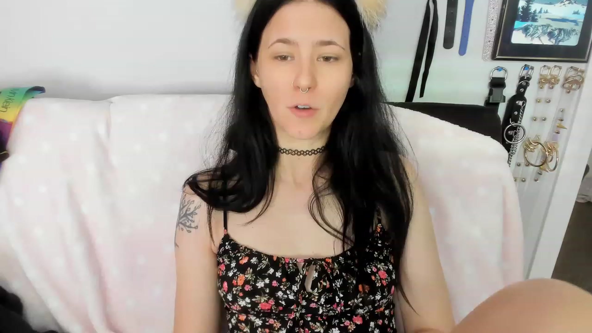 Gallery image thumbnail from Isabelle_Babe's myfreecams stream on, 05/17/2023, 01:20 image 15 of 20