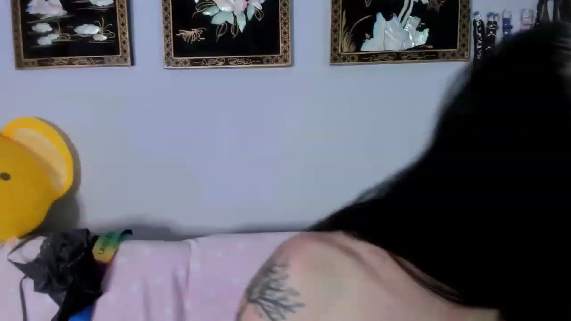 Gallery image thumbnail from Isabelle_Babe's myfreecams stream on, 05/17/2023, 03:37 image 7 of 20