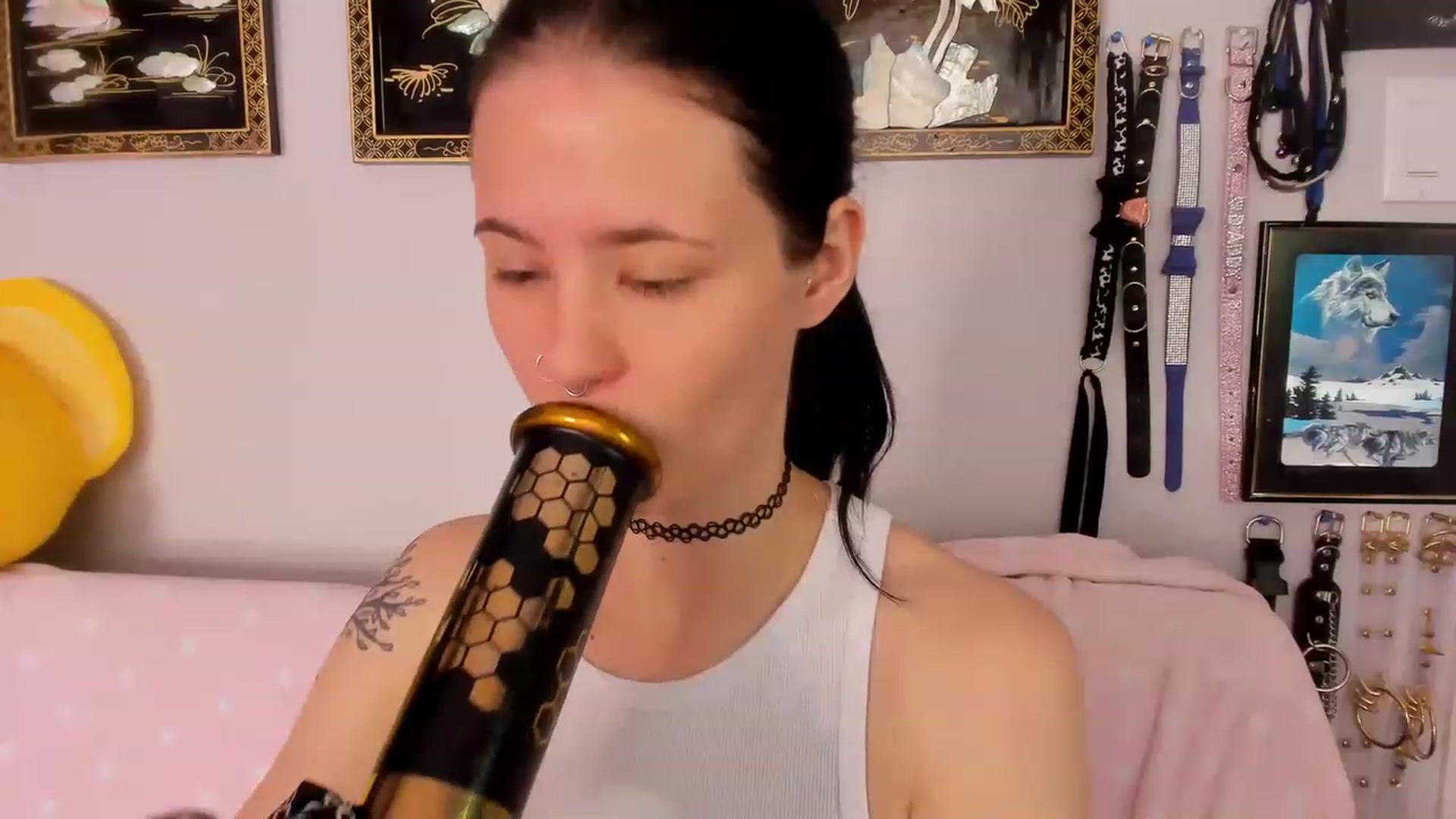 Gallery image thumbnail from Isabelle_Babe's myfreecams stream on, 05/18/2023, 20:34 image 9 of 20