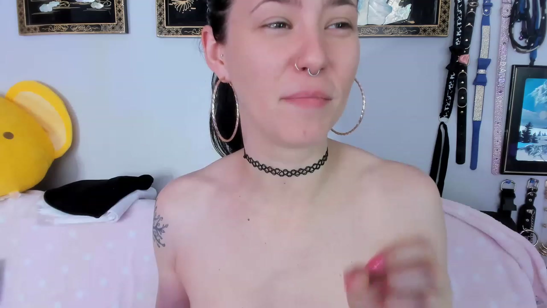 Gallery image thumbnail from Isabelle_Babe's myfreecams stream on, 05/19/2023, 20:02 image 7 of 20