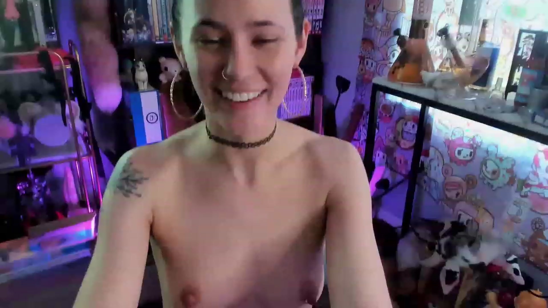 Gallery image thumbnail from Isabelle_Babe's myfreecams stream on, 05/19/2023, 20:02 image 17 of 20