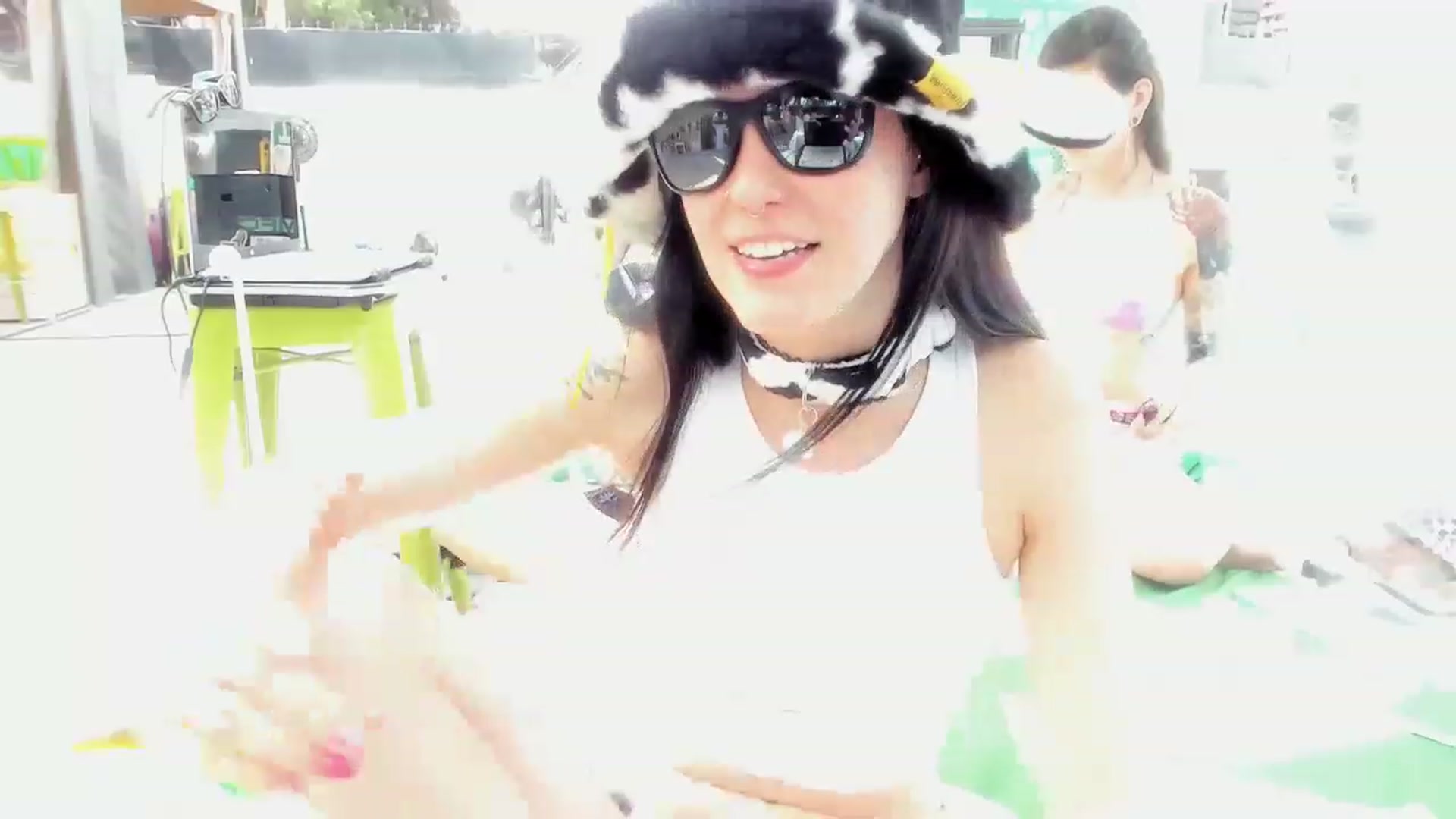 Gallery image thumbnail from Isabelle_Babe's myfreecams stream on, 05/23/2023, 23:15 image 13 of 20