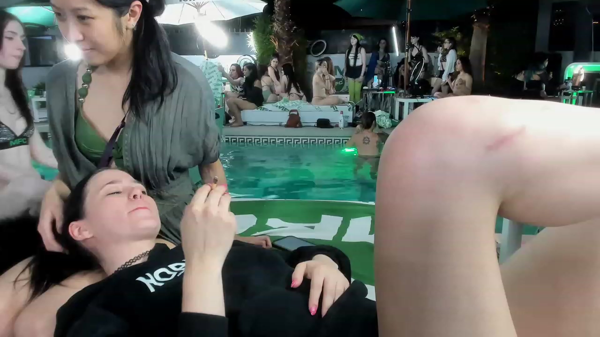 Gallery image thumbnail from Isabelle_Babe's myfreecams stream on, 05/25/2023, 08:18 image 1 of 20