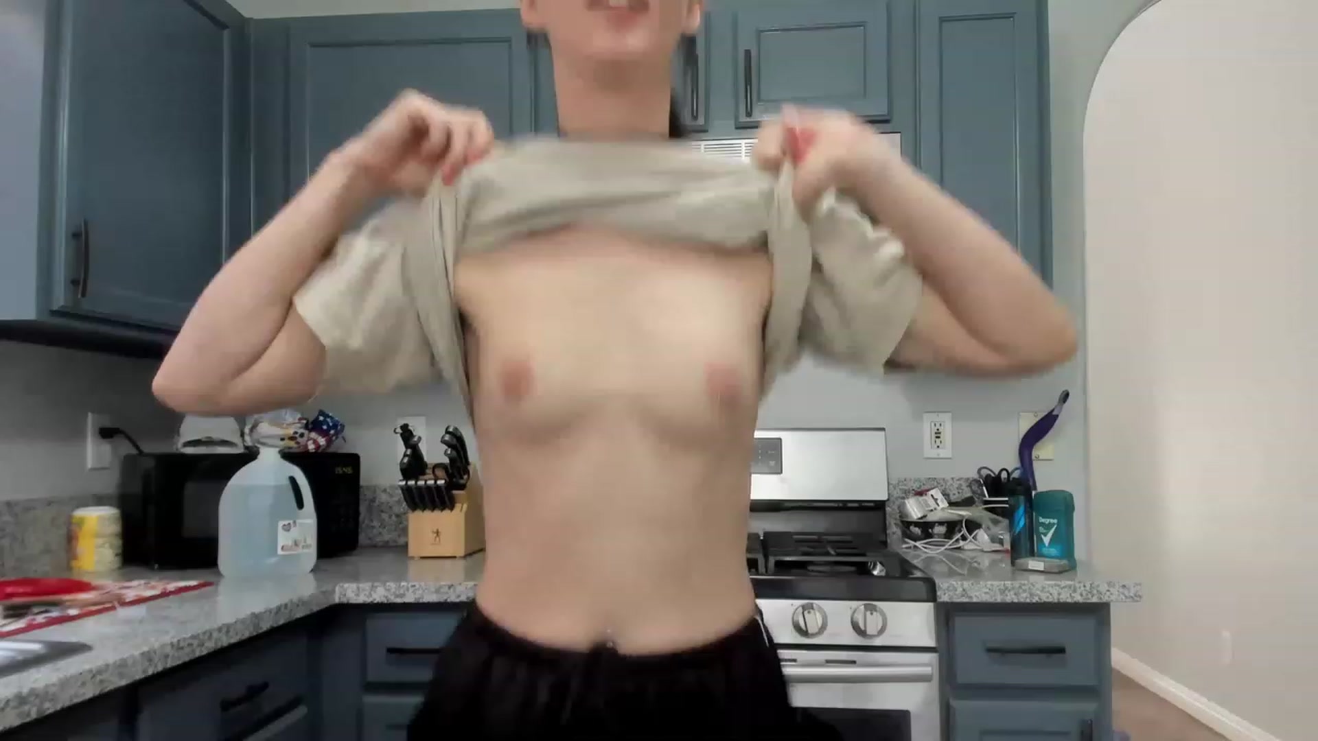 Gallery image thumbnail from Isabelle_Babe's myfreecams stream on, 05/27/2023, 20:11 image 5 of 20