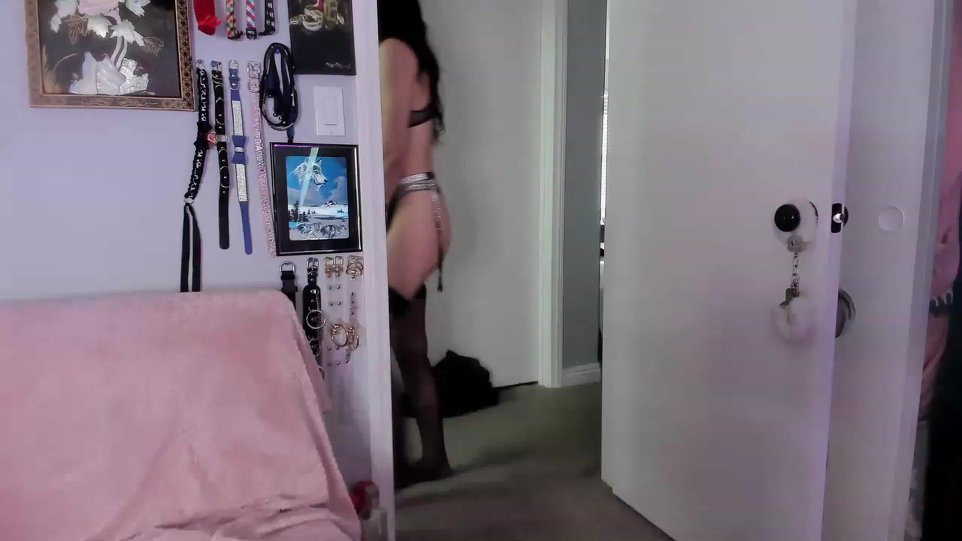 Gallery image thumbnail from Isabelle_Babe's myfreecams stream on, 05/28/2023, 18:15 image 1 of 20