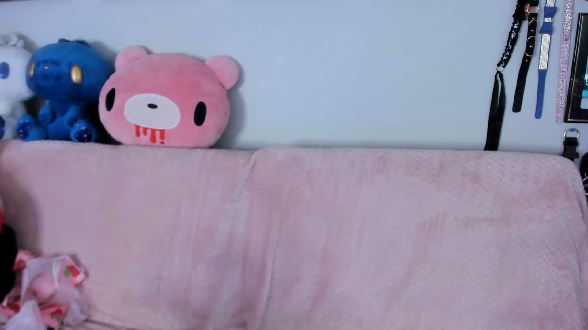 Gallery image thumbnail from Isabelle_Babe's myfreecams stream on, 05/28/2023, 18:15 image 6 of 20
