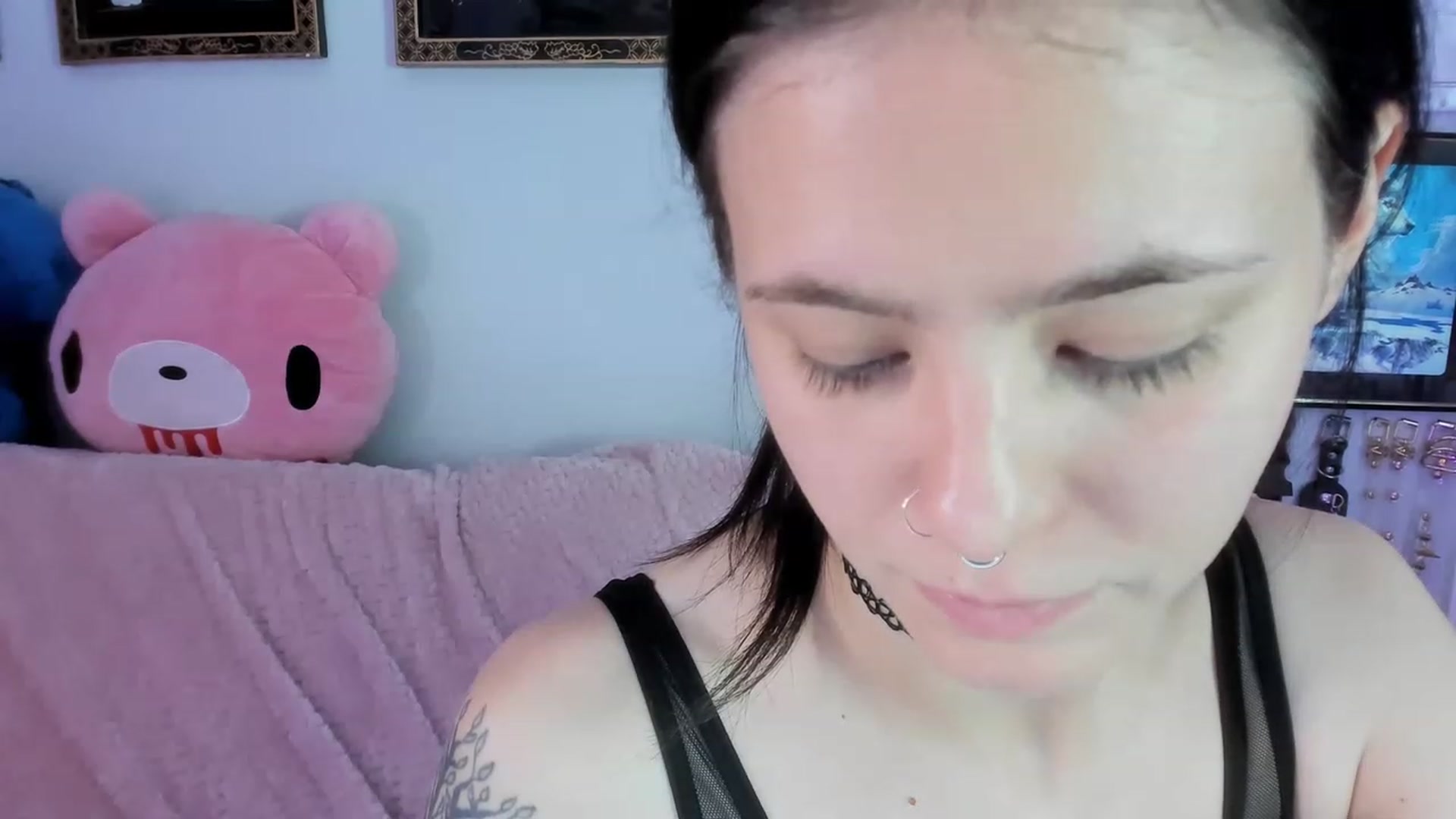 Gallery image thumbnail from Isabelle_Babe's myfreecams stream on, 06/17/2023, 12:16 image 10 of 20