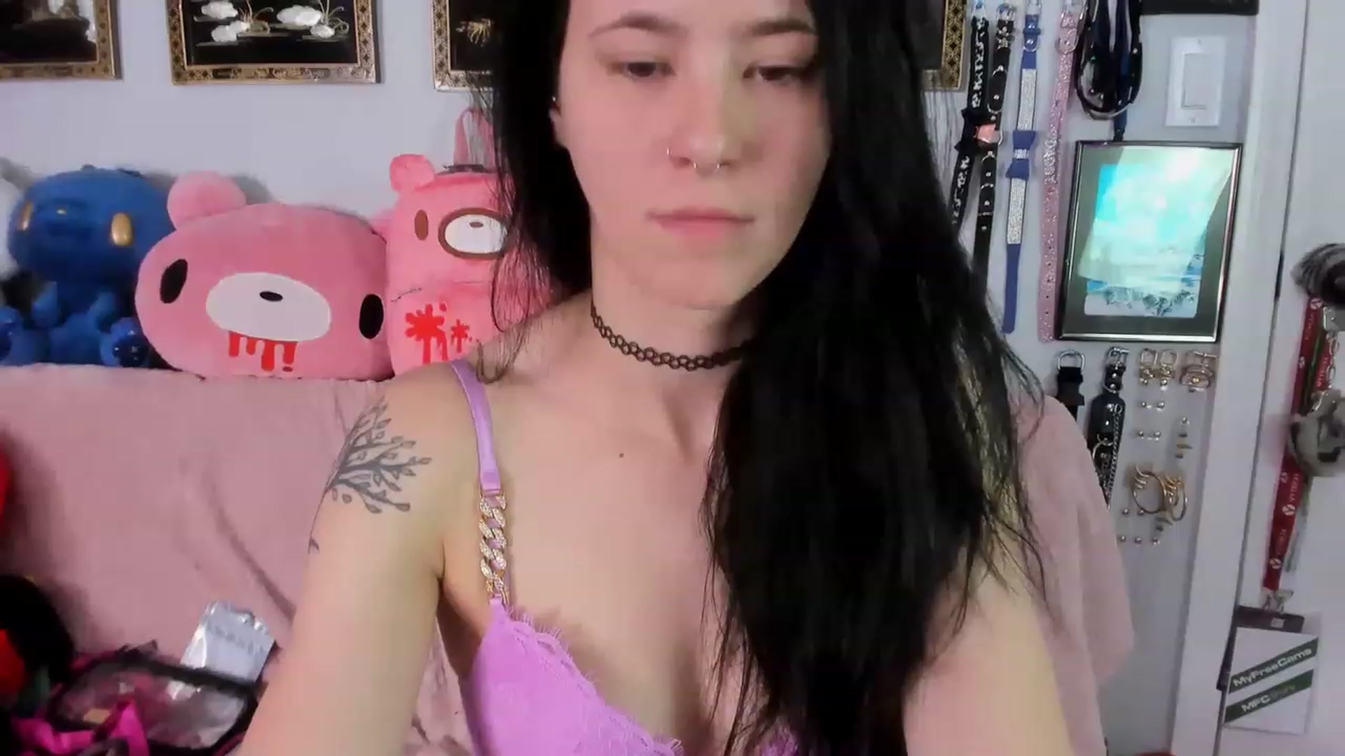 Gallery image thumbnail from Isabelle_Babe's myfreecams stream on, 06/19/2023, 19:10 image 6 of 20