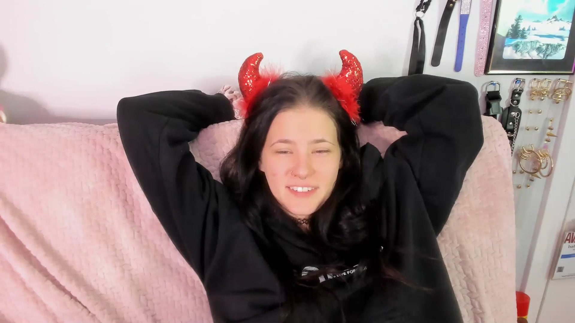 Gallery image thumbnail from Isabelle_Babe's myfreecams stream on, 07/04/2023, 08:56 image 13 of 20