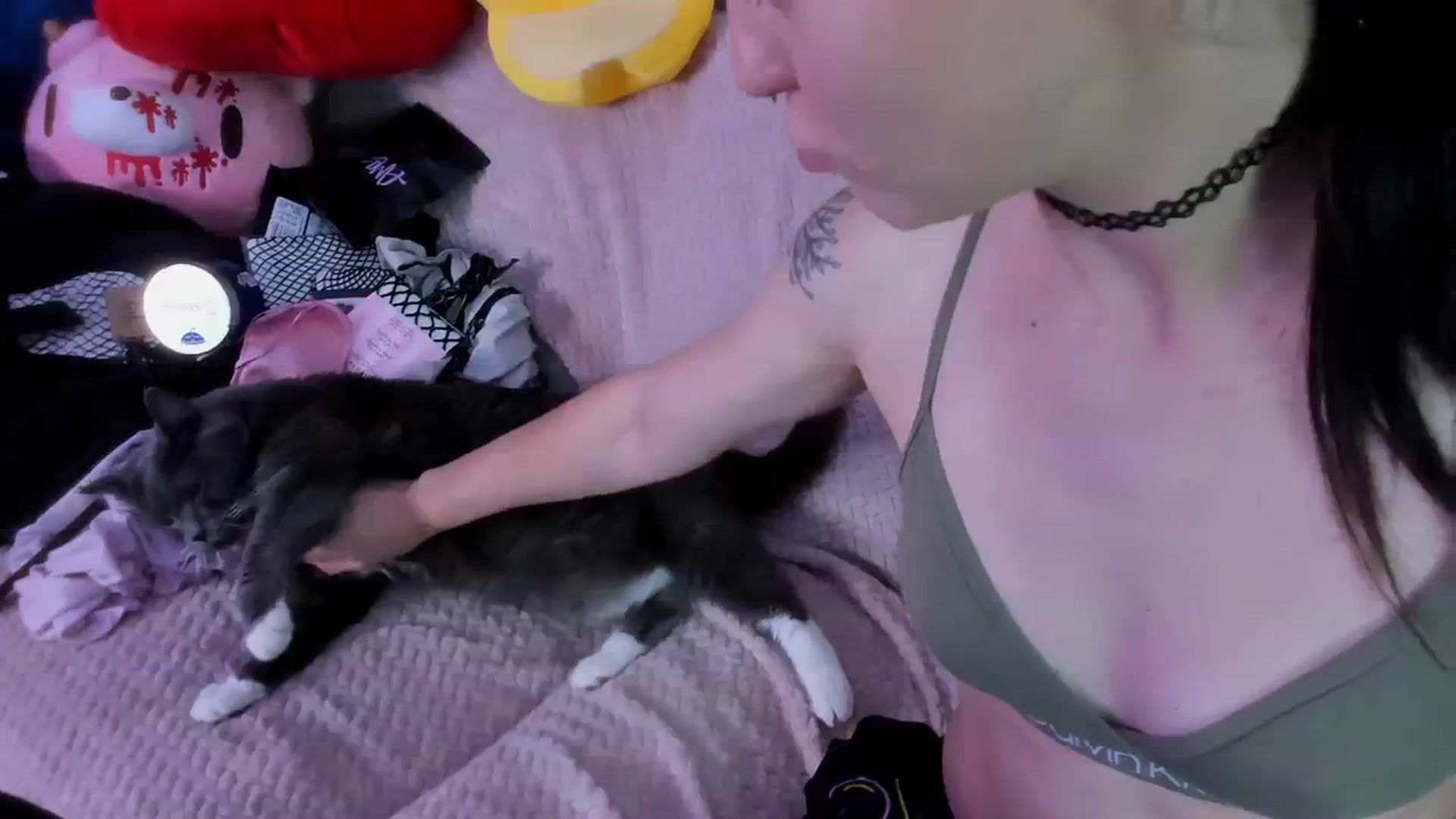 Gallery image thumbnail from Isabelle_Babe's myfreecams stream on, 07/31/2023, 10:35 image 8 of 20