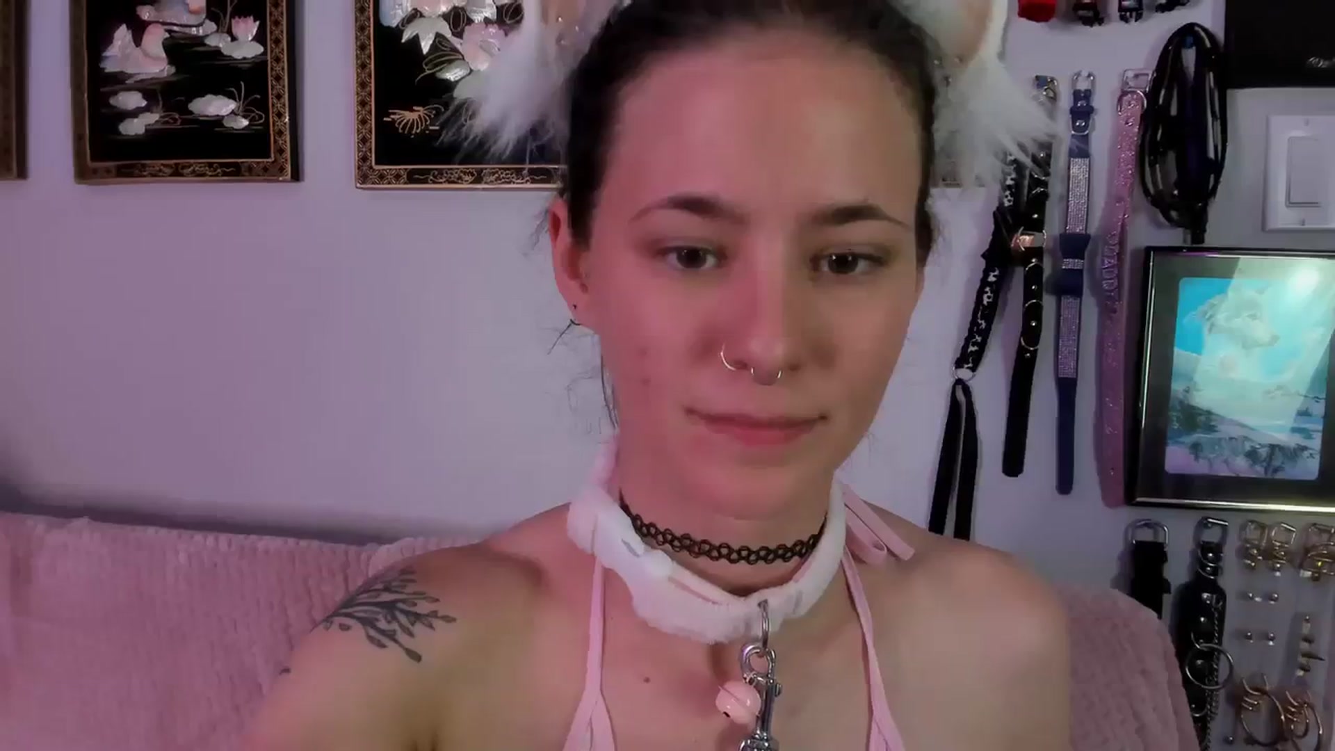 Gallery image thumbnail from Isabelle_Babe's myfreecams stream on, 08/01/2023, 11:18 image 6 of 20