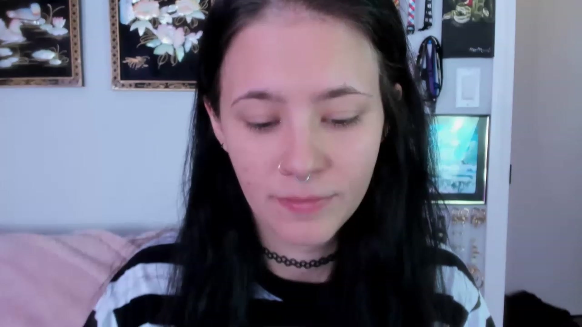 Gallery image thumbnail from Isabelle_Babe's myfreecams stream on, 08/05/2023, 21:35 image 5 of 20