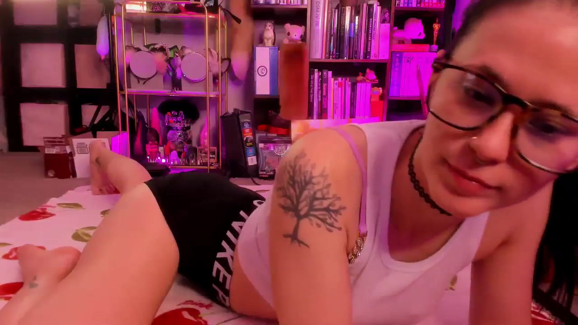 Gallery image thumbnail from Isabelle_Babe's myfreecams stream on, 08/07/2023, 20:01 image 8 of 20