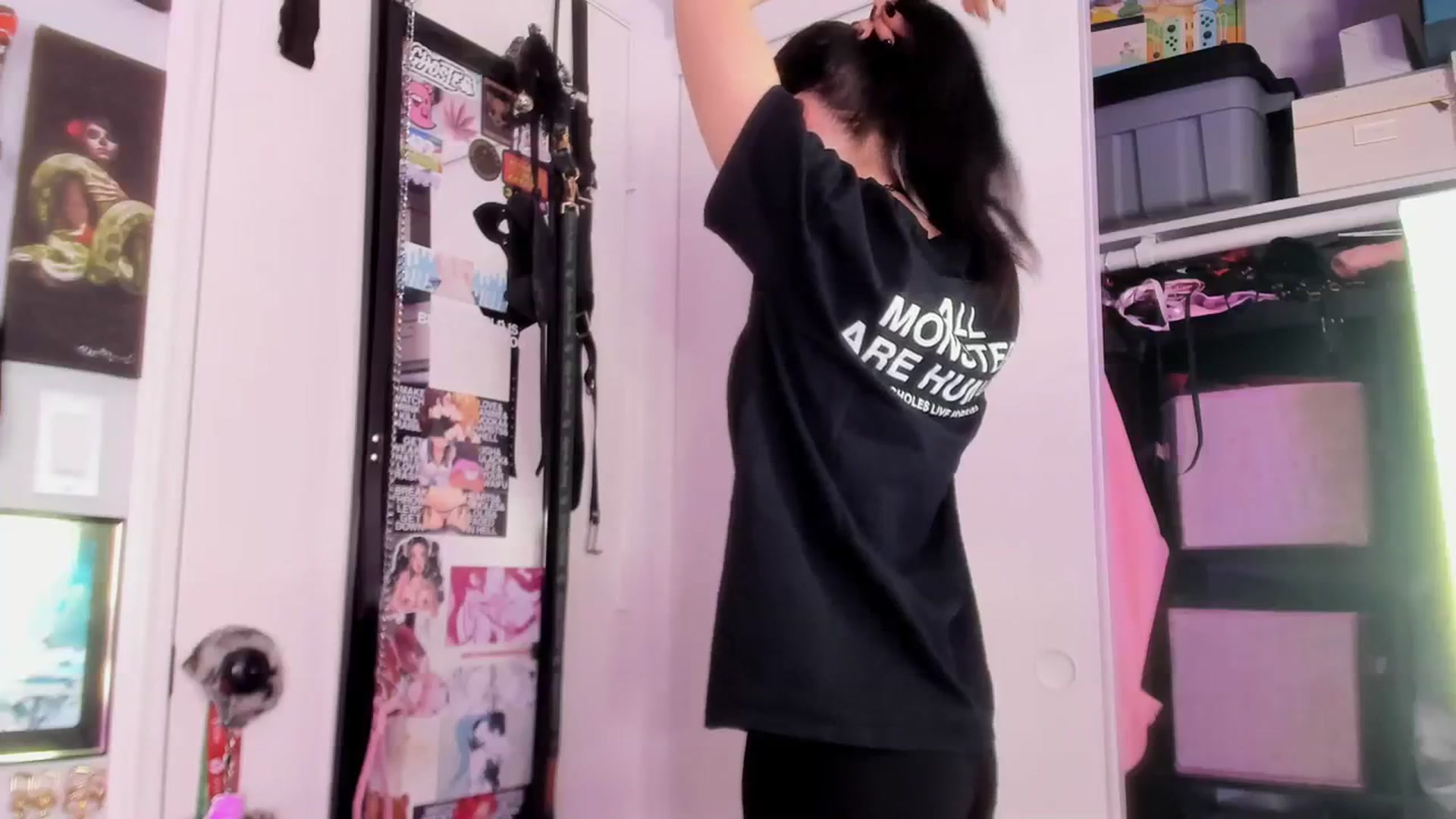 Gallery image thumbnail from Isabelle_Babe's myfreecams stream on, 08/09/2023, 19:35 image 10 of 20