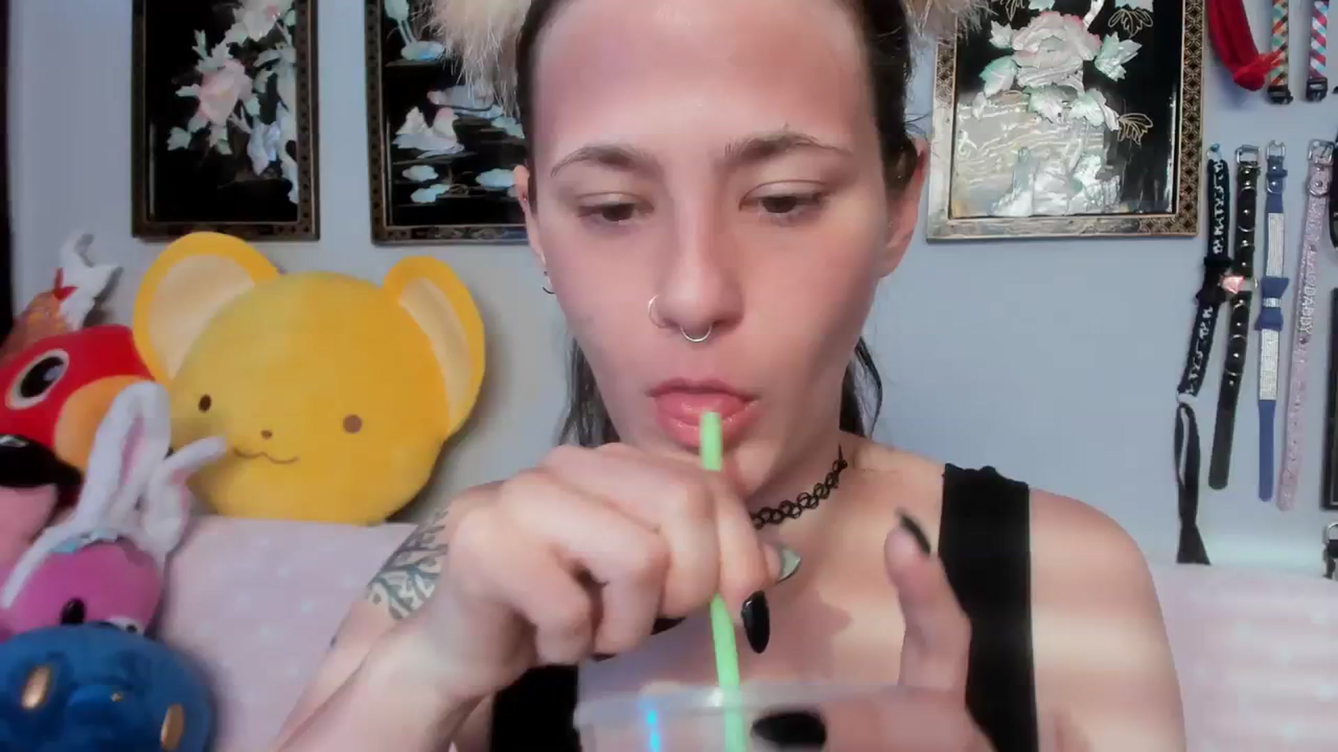 Gallery image thumbnail from Isabelle_Babe's myfreecams stream on, 08/17/2023, 01:19 image 1 of 20