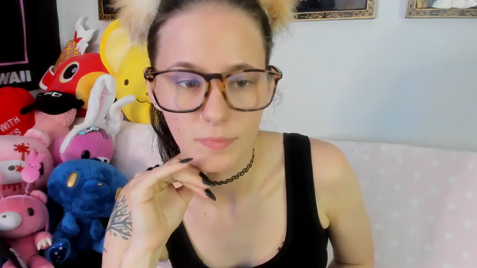 Gallery image thumbnail from Isabelle_Babe's myfreecams stream on, 08/17/2023, 01:19 image 14 of 20